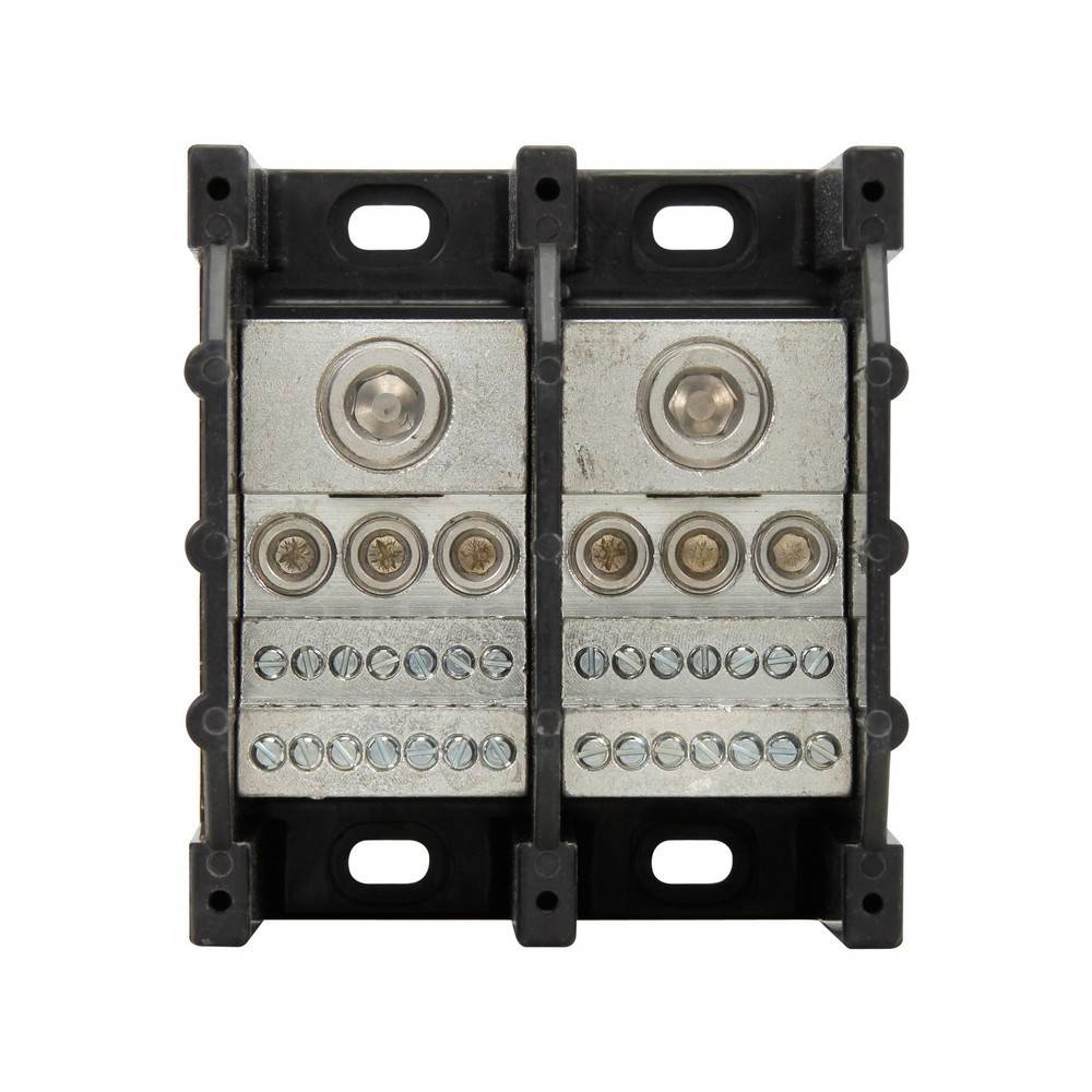 Zwei nebeneinander angeordnete elektrische Klemmenleisten mit mehreren Schraubklemmen und Befestigungslöchern, dargestellt auf weißem Hintergrund.