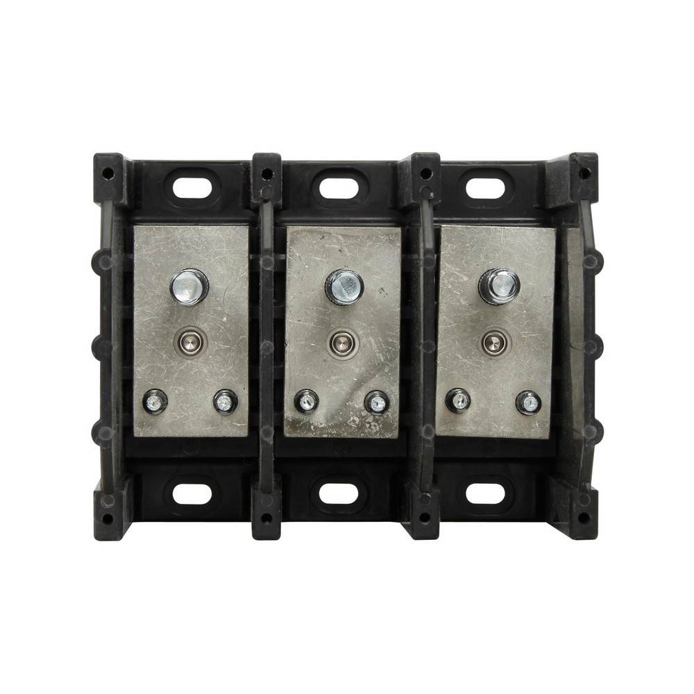 Dreipoliger elektrischer Schalter in schwarzem Kunststoffgehäuse mit Metallkontaktplatten, Vorderansicht auf weißem Hintergrund.