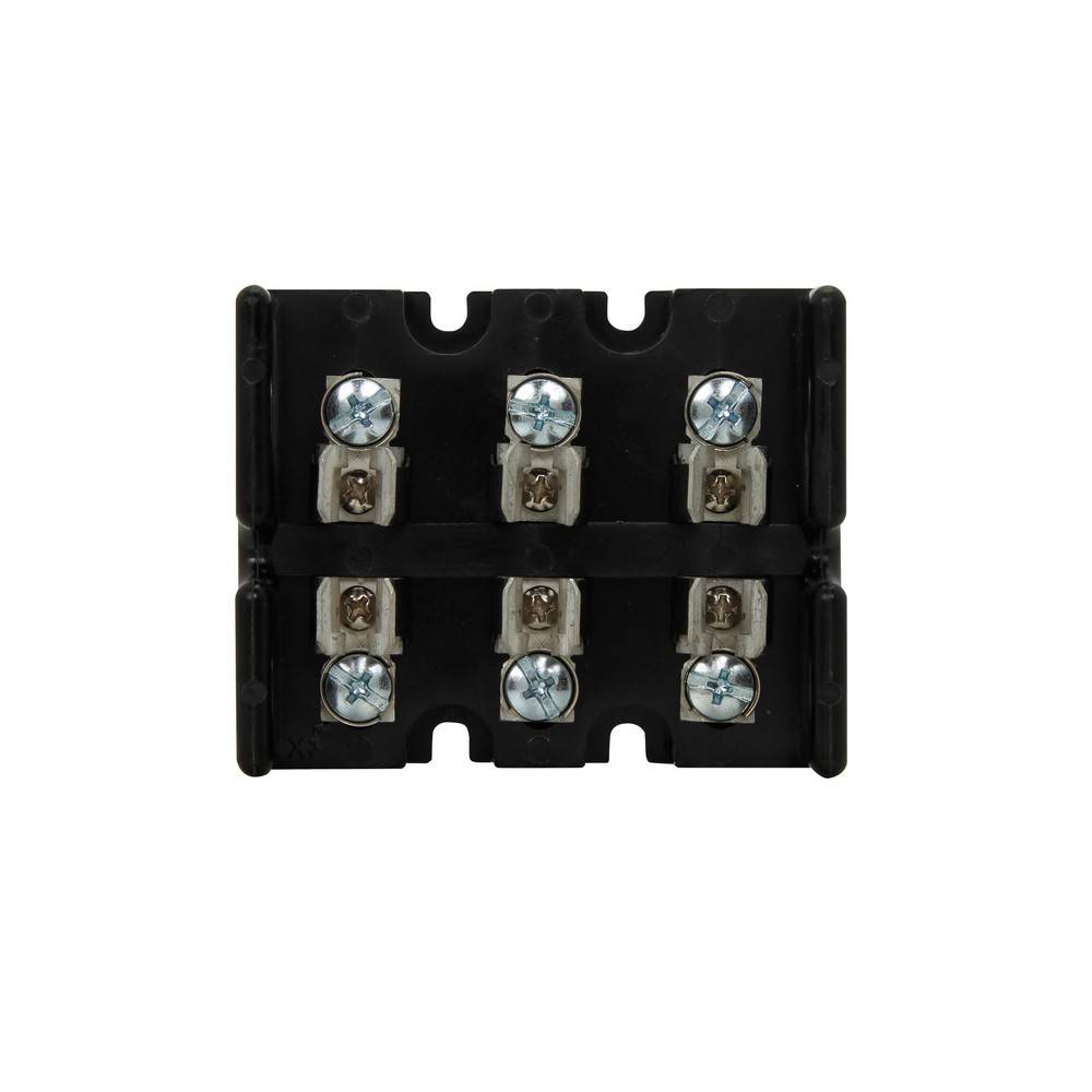 Schwarzes Elektroklemmblock mit sechs Schraubverbindungen auf weißem Hintergrund.