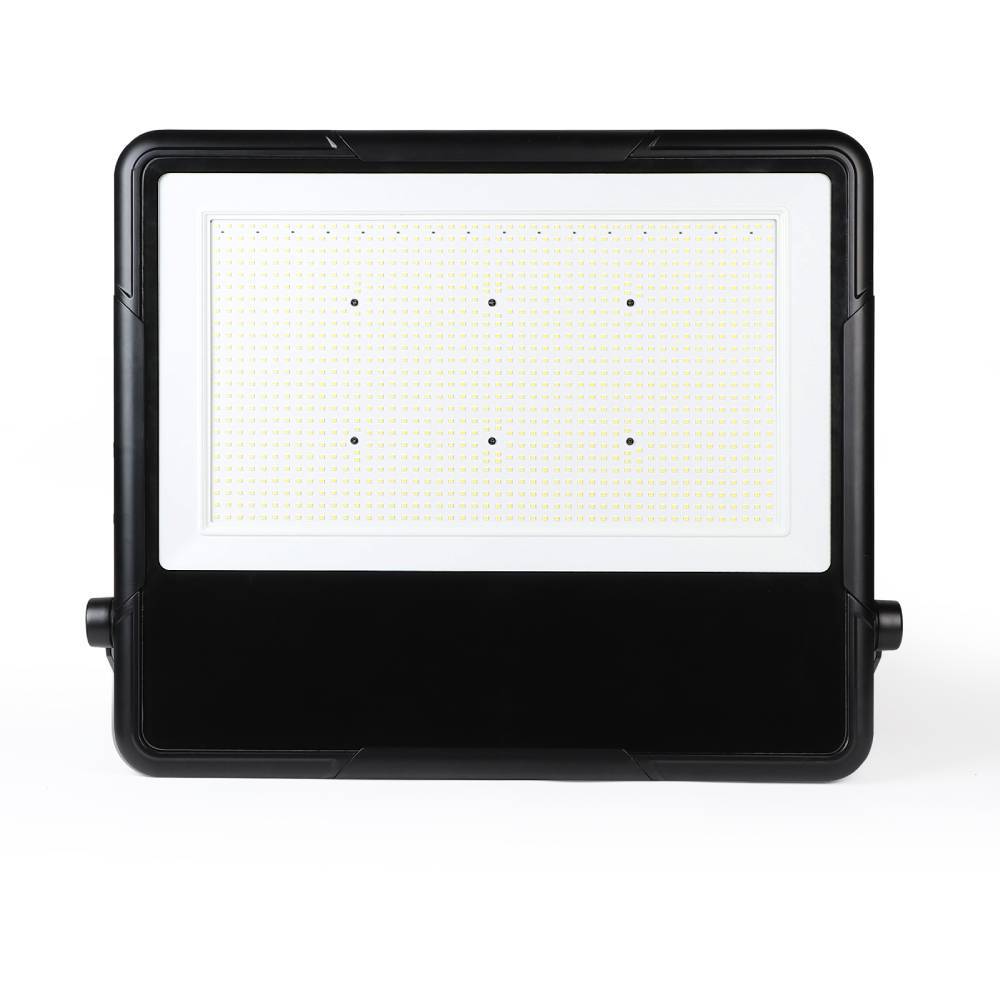 Schwarzes rechteckiges LED-Lichtpanel mit weißer leuchtender Oberfläche und sechs sichtbaren Montagepunkten, dargestellt auf weißem Hintergrund.