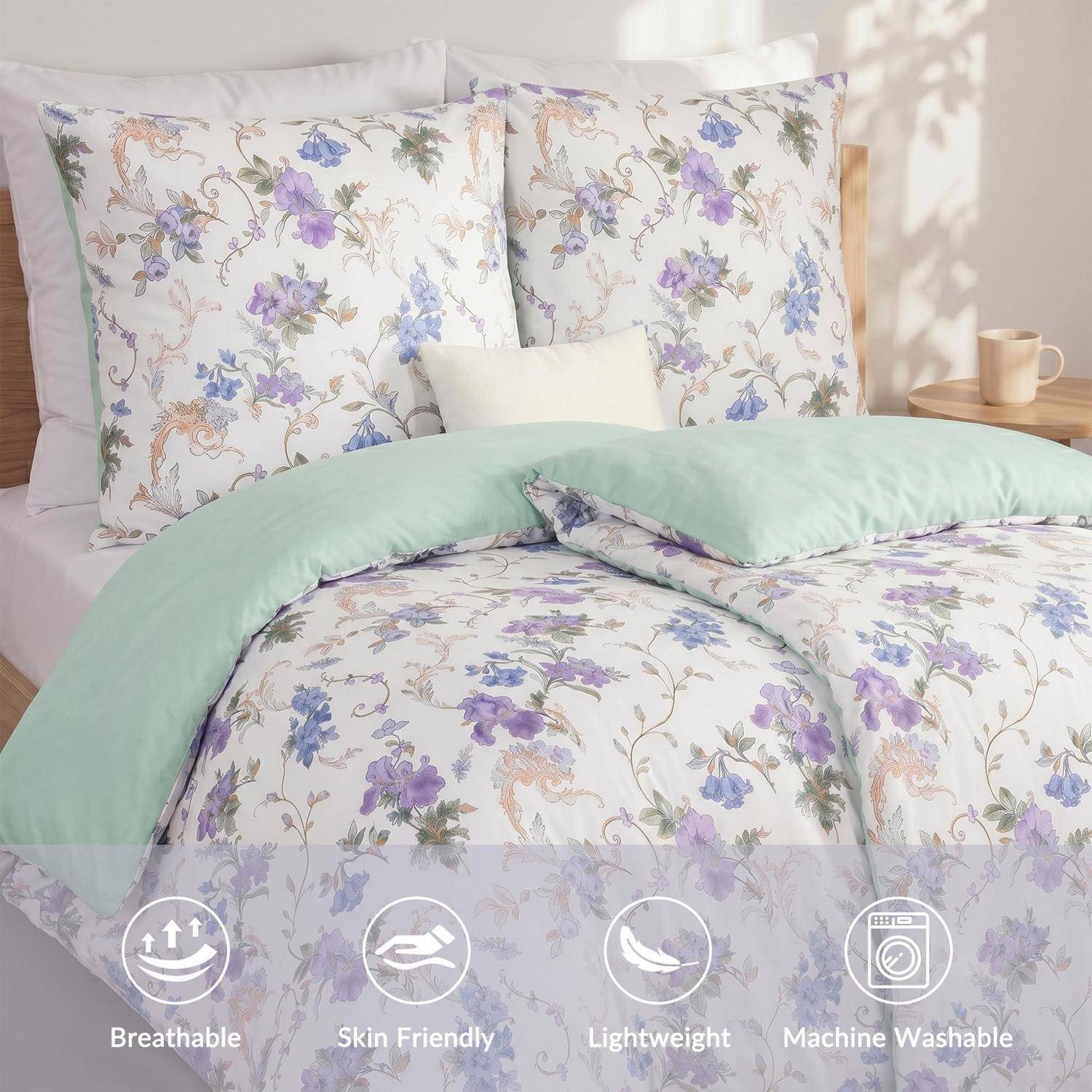 Bettwäsche mit Blumenmuster und mintgrüner Decke auf einem Bett, dargestellt als atmungsaktiv, hautfreundlich, leicht und maschinenwaschbar.