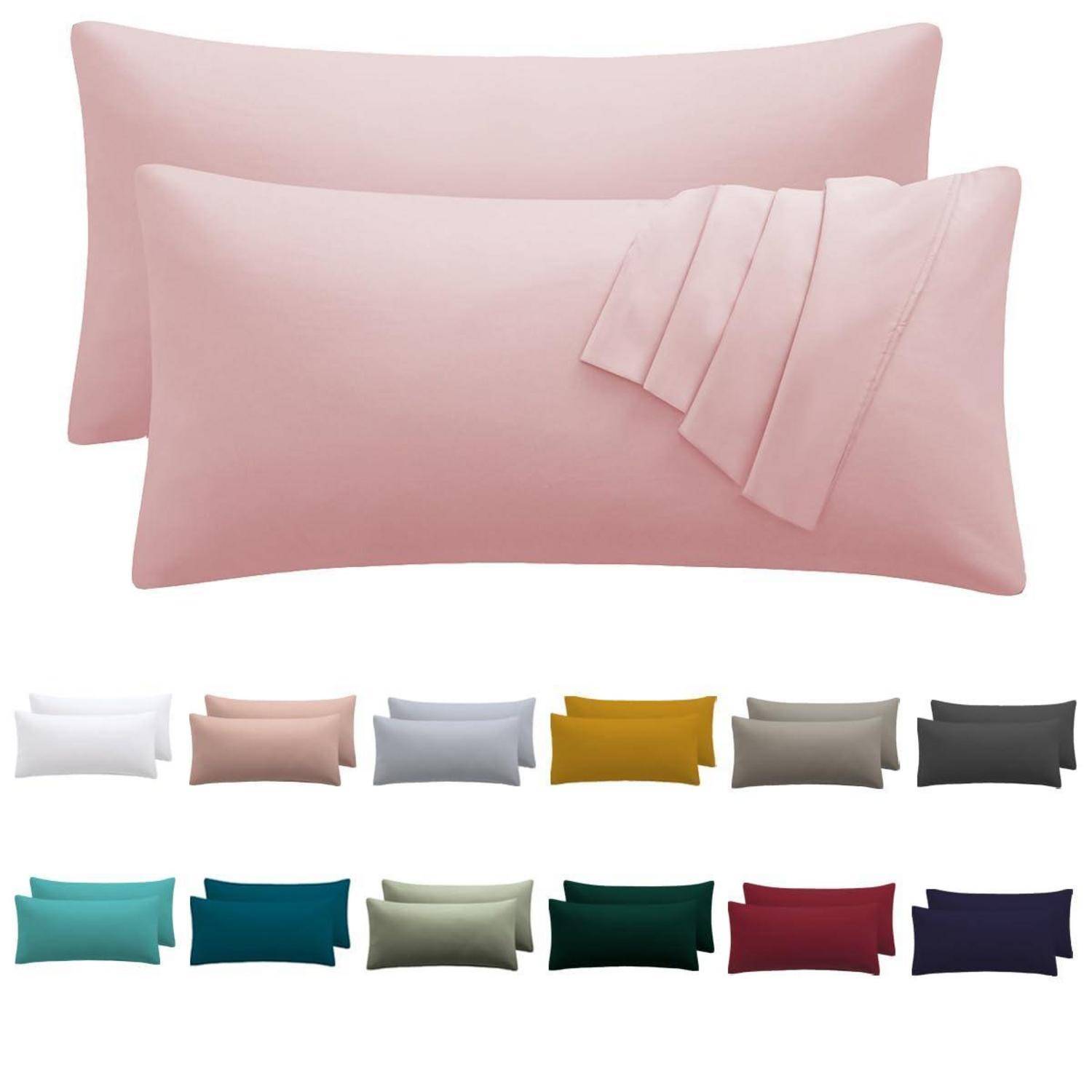 Rosa Kissenbezug-Set mit zwei Kissen gezeigt, plus kleine Farbmuster darunter, die mehrere verfügbare Farben und Stile anzeigen.