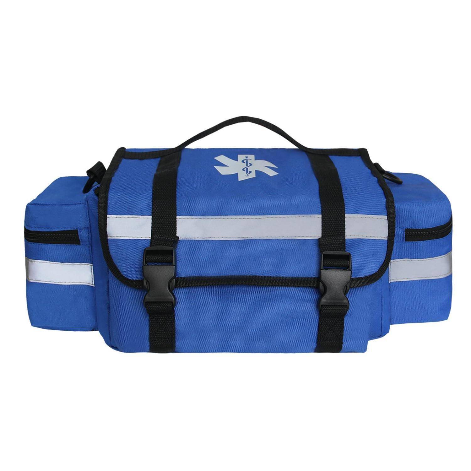 Blaue medizinische Notfall-Reisetasche mit reflektierenden Streifen, schwarzen Riemen, Seitentaschen und einem weißen Notfallsymbol auf der Oberseite.