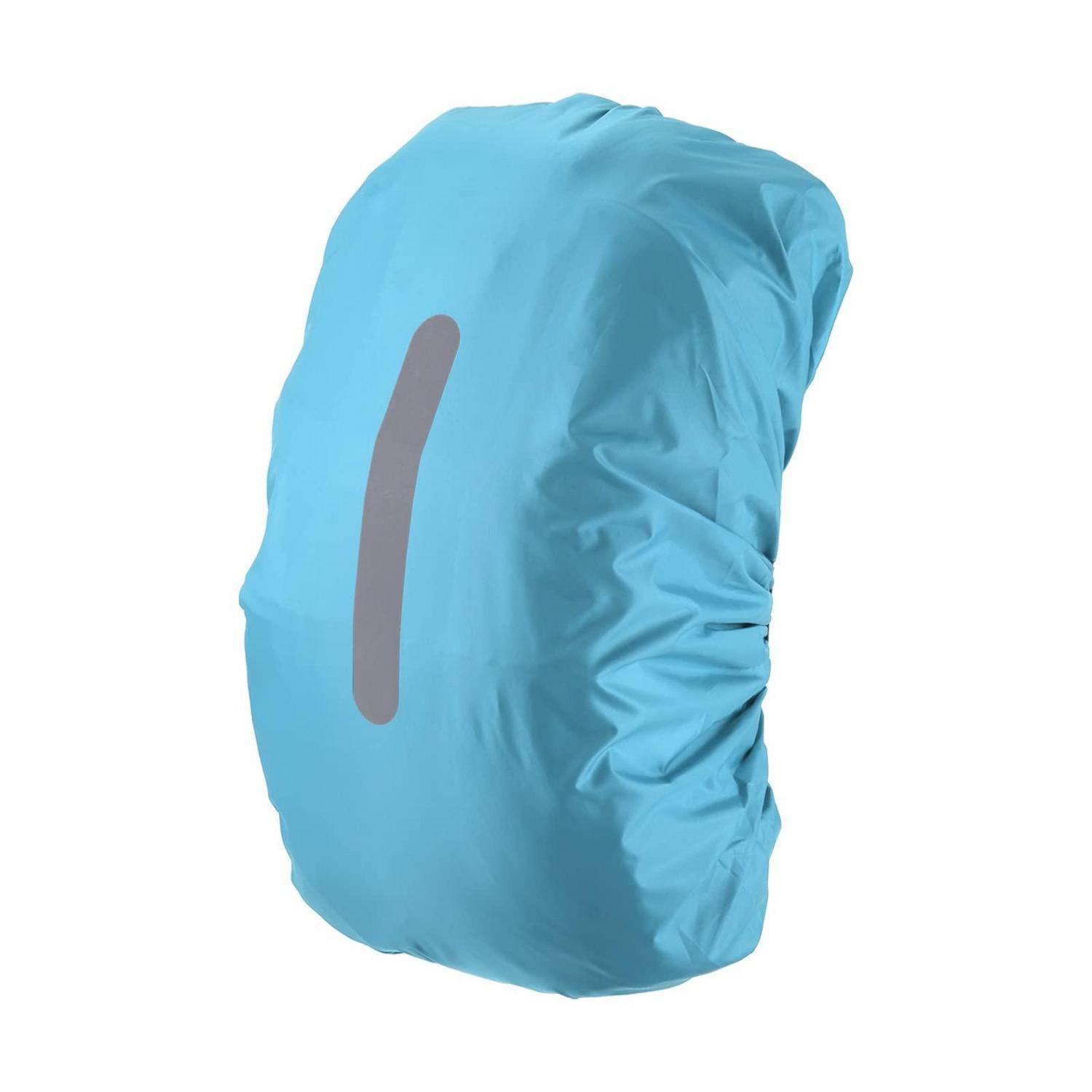 Blauer wasserdichter Rucksack-Regenschutz mit vertikalem Reflektorstreifen, isoliert auf weißem Hintergrund dargestellt.