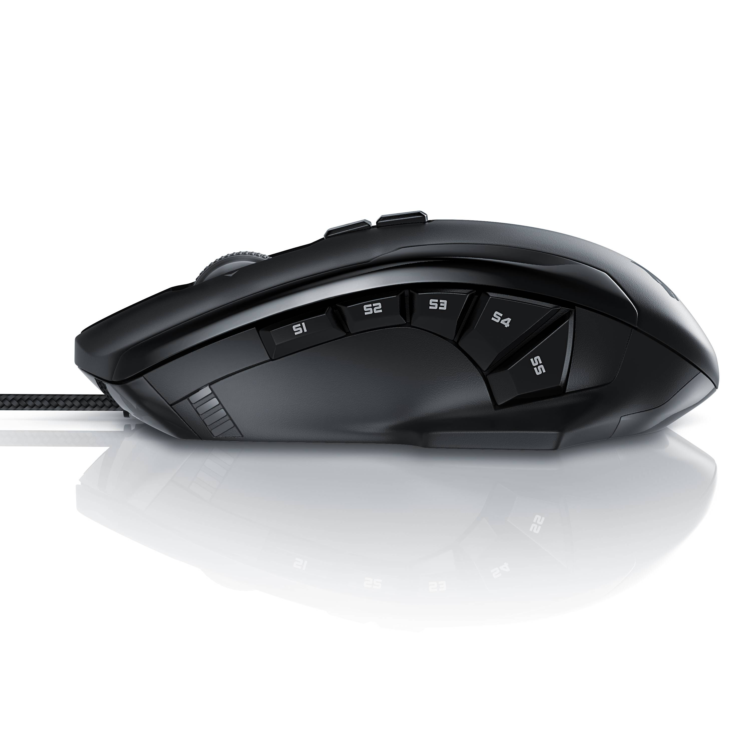 Schwarze ergonomische Gaming-Maus in Seitenansicht mit mehreren Seitentasten, die von S1 bis S5 gekennzeichnet sind, und geflochtenem Kabel auf weißem Hintergrund.