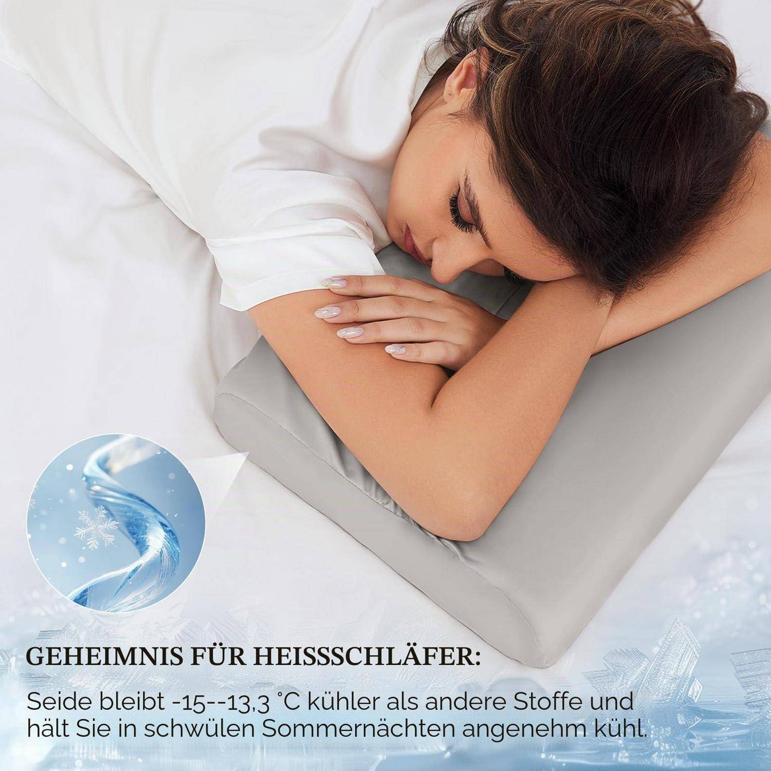 Schlafende Frau auf einem Kühlkissen mit deutschem Text, der Seide als 15–13,3°C kühler bewirbt, für heiße Sommernächte.