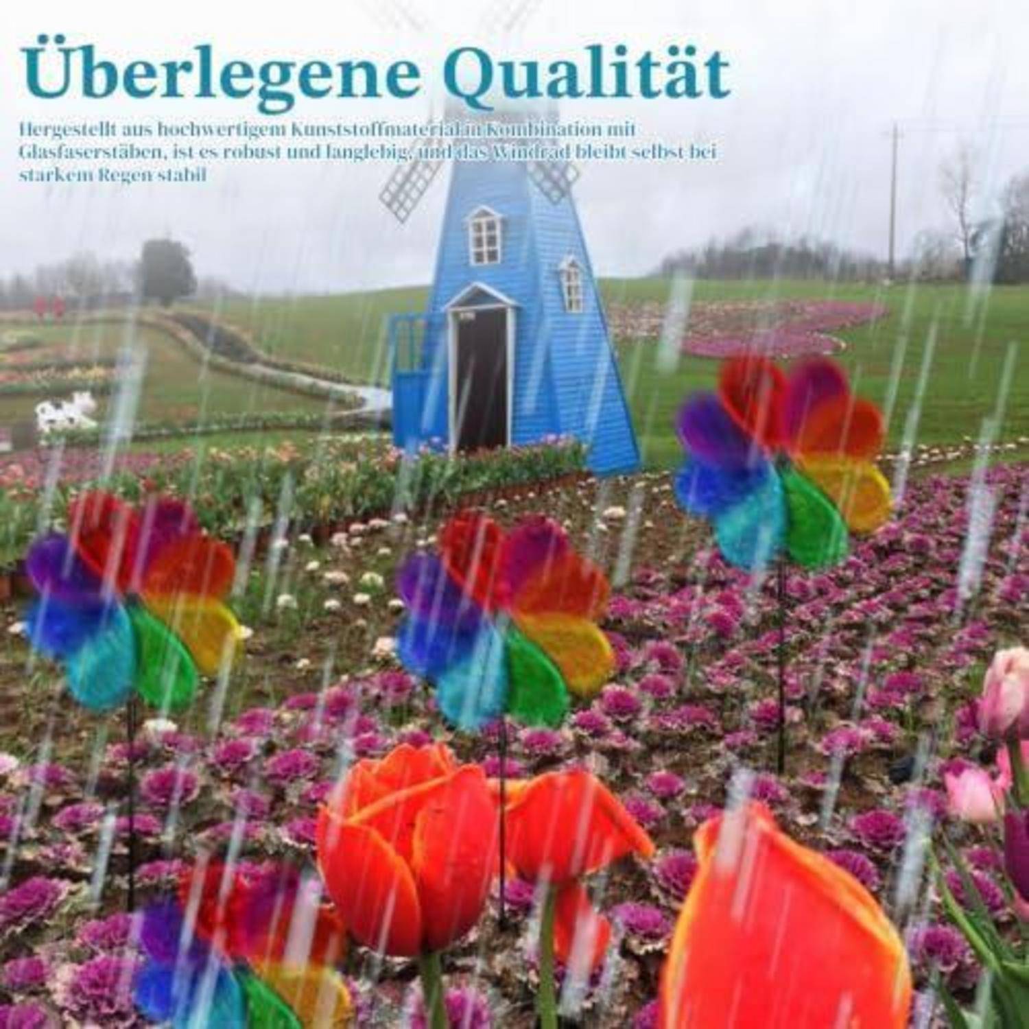 Eine Gartenszene im Regen mit bunten Windrädern und Tulpen vor einem kleinen blauen Haus, mit deutschem Text, der 