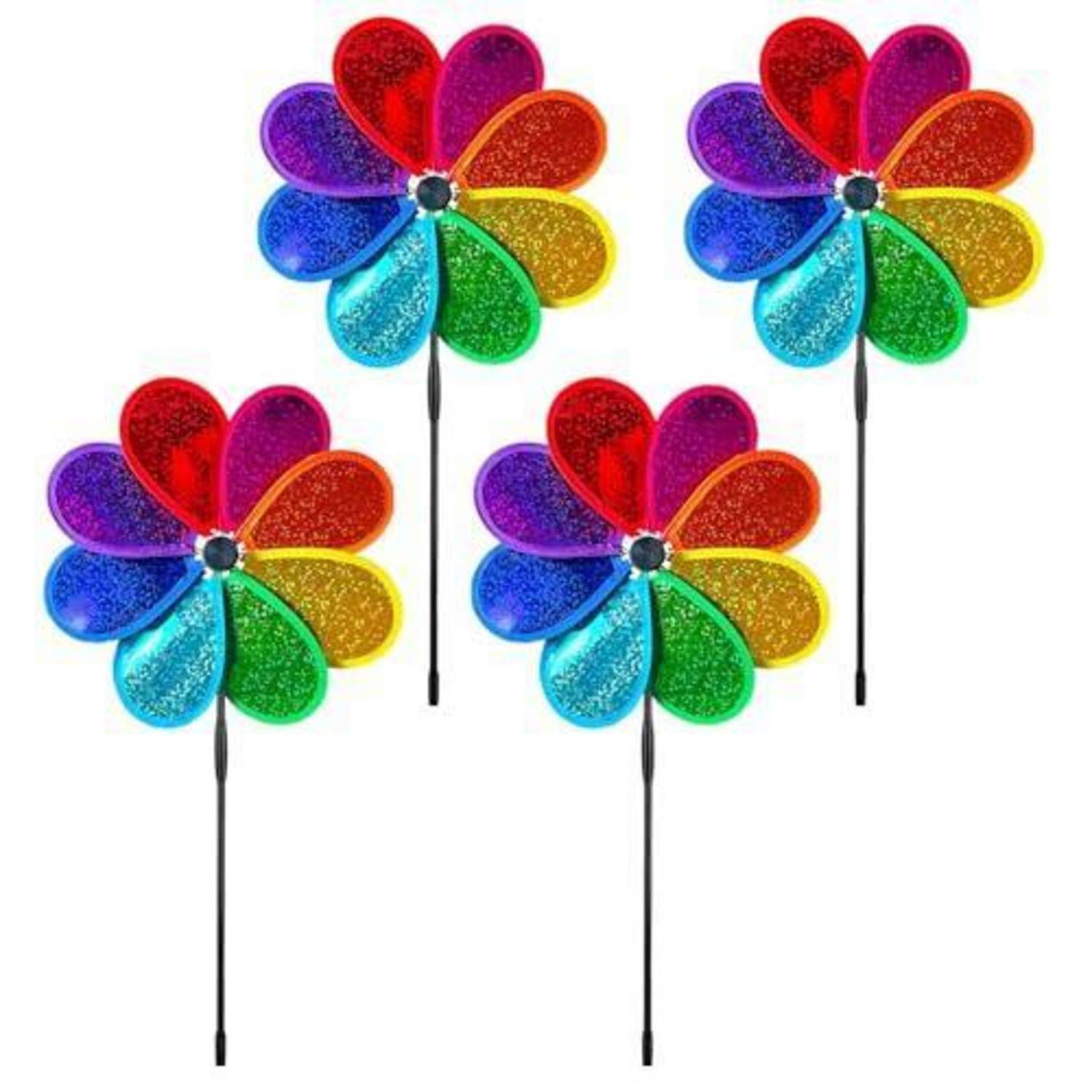 Vier farbenfrohe Regenbogen-Windmühlen-Blumenstäbe mit schwarzen Stielen auf weißem Hintergrund.