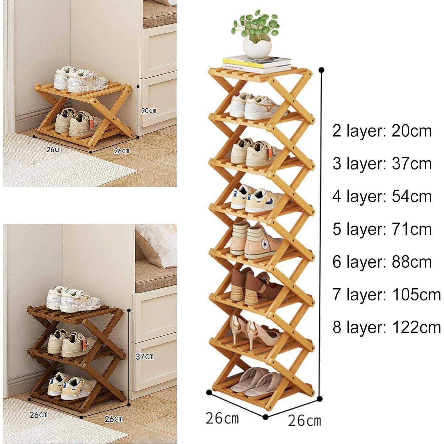 Verstellbares Schuhgestell aus Holz zum Zusammenklappen mit 2 bis 8 Ebenen; quadratische Grundfläche von 26 cm und Höhen von 20 cm bis 122 cm, dargestellt mit Schuhen und Abmessungen.