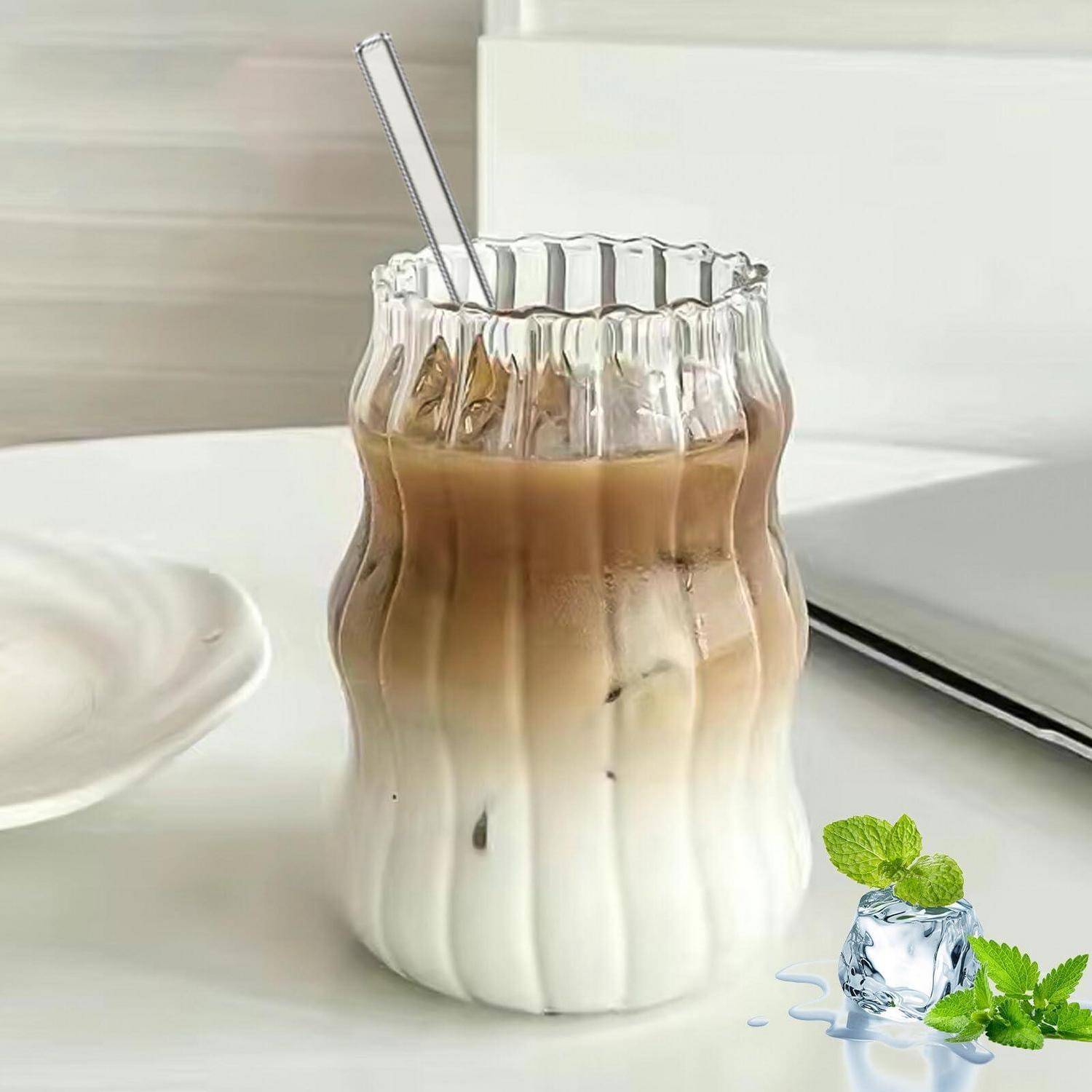 2er Set Gerippte Trinkgläser 530ml Borosilikatglas mit Glasstrohhalmen