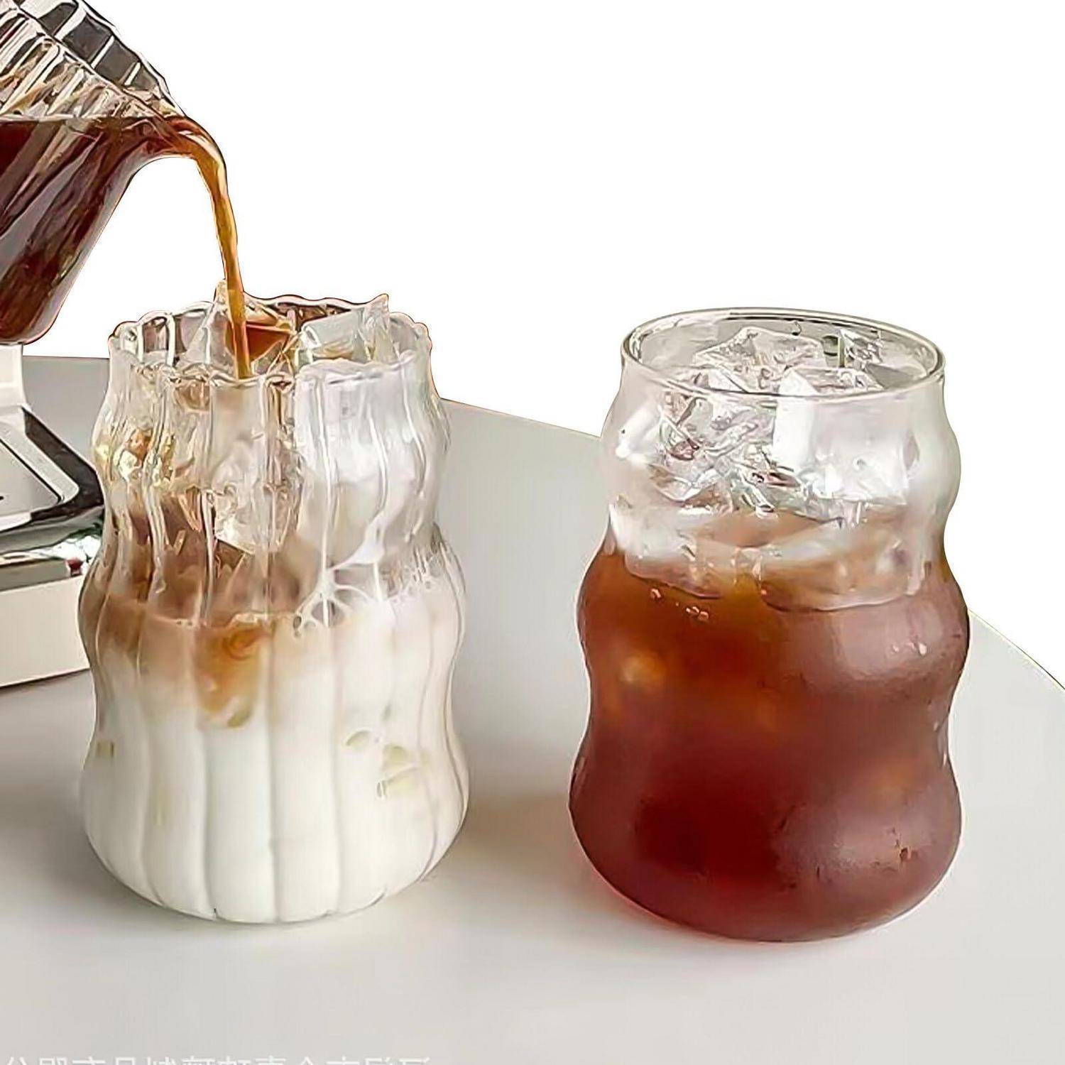 2er Set Gerippte Trinkgläser 530ml Borosilikatglas mit Glasstrohhalmen