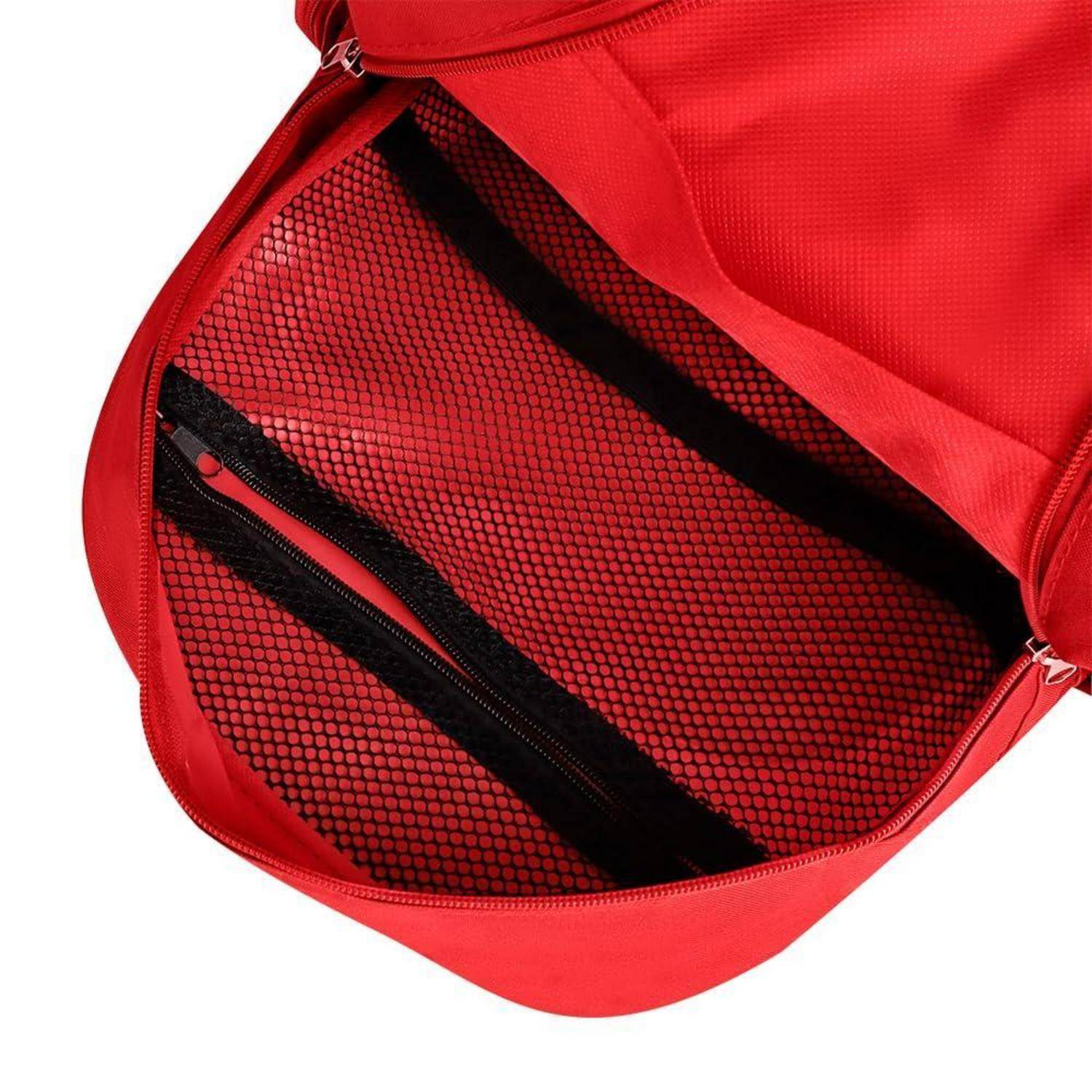 Offener roter Rucksack mit schwarzer Mesh-Innentasche und Reißverschluss auf weißem Hintergrund.