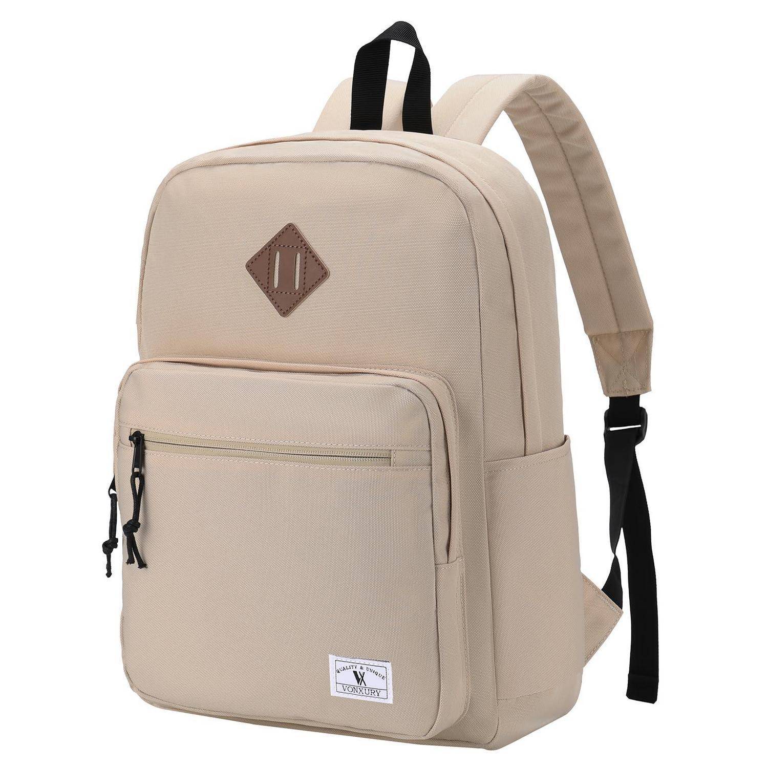 Beiger Rucksack mit vorderer Reißverschlusstasche, Obegriff und verstellbaren Schultergurten auf weißem Hintergrund.
