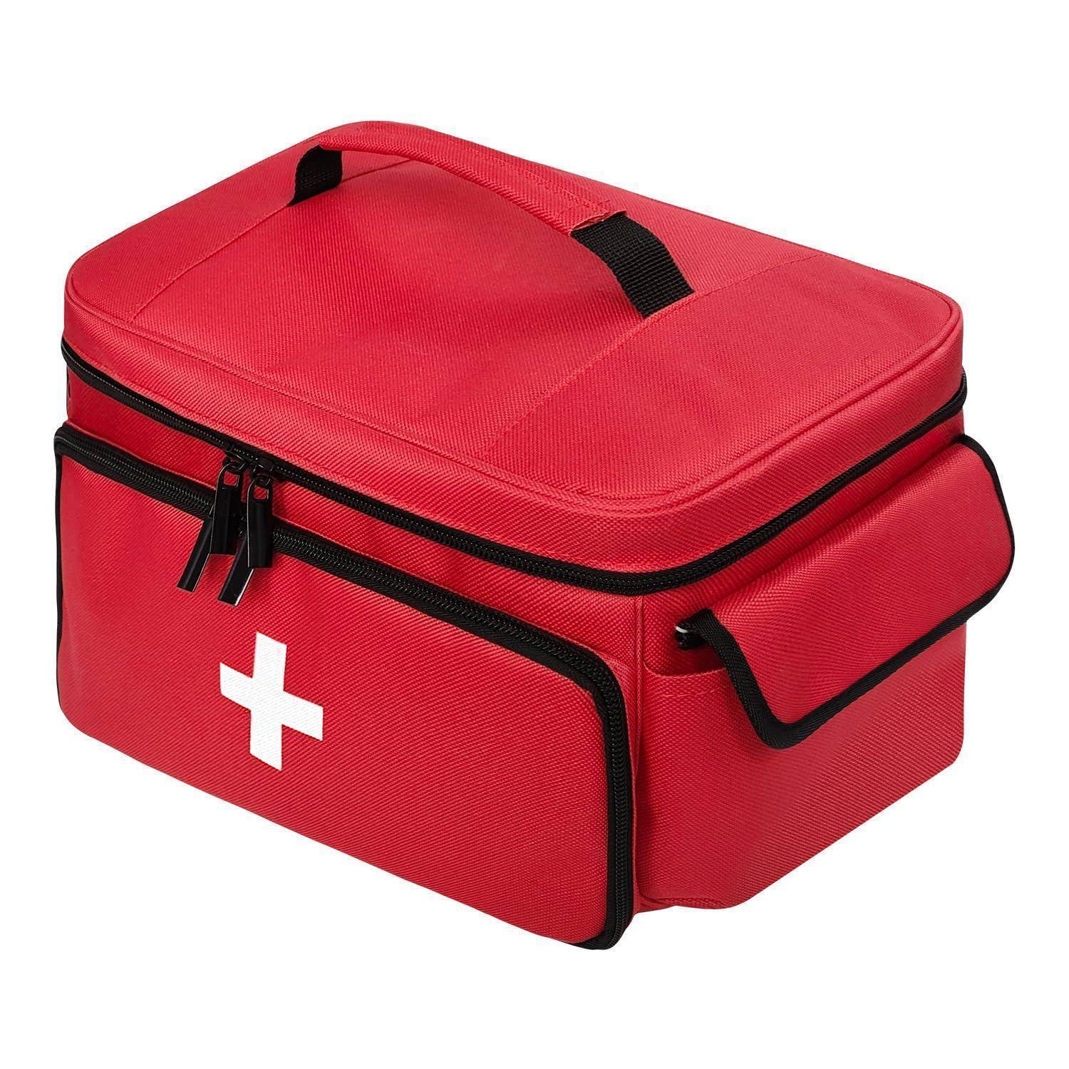 Rote Erste-Hilfe-Tasche mit weißem Kreuz und Reißverschluss auf weißem Hintergrund.