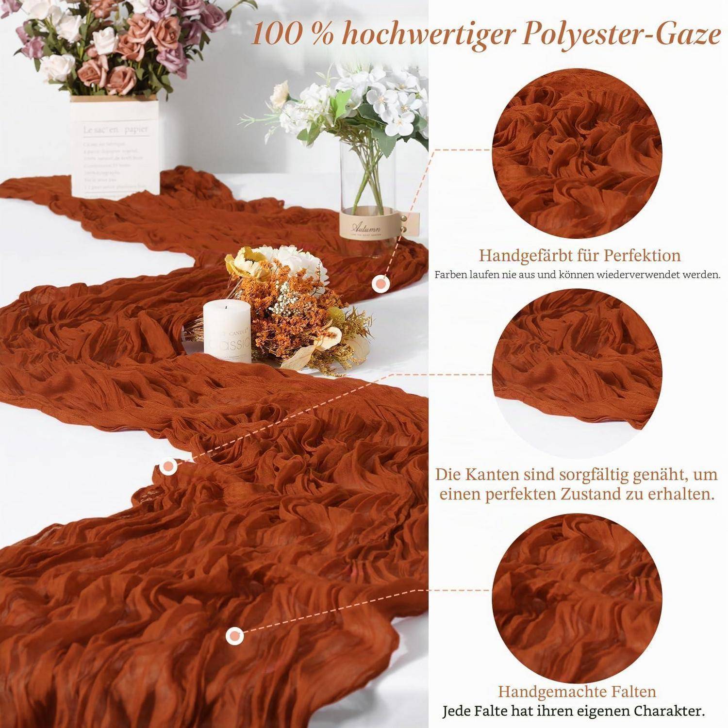 Werbeabbildung eines rostfarbenen Polyester-Gaze-Stoffs, der in Falten drapiert ist, mit kreisförmigen Nahaufnahmen und deutschem Text, der handgefärbte Verarbeitung, genähte Kanten und handgefertigte Falten hervorhebt.
