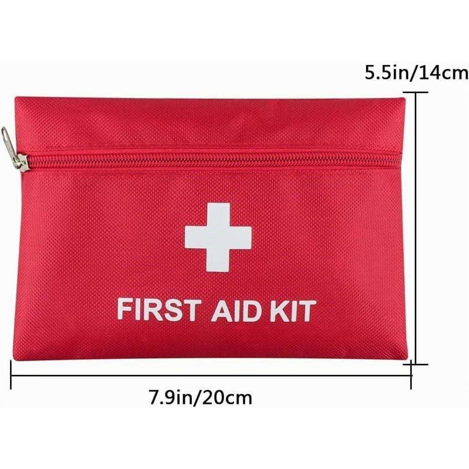 Rote Erste-Hilfe-Tasche mit weißem Kreuz und der Aufschrift „FIRST AID KIT", gezeigt mit den Maßen 7,9 Zoll x 5,5 Zoll (20 cm x 14 cm).