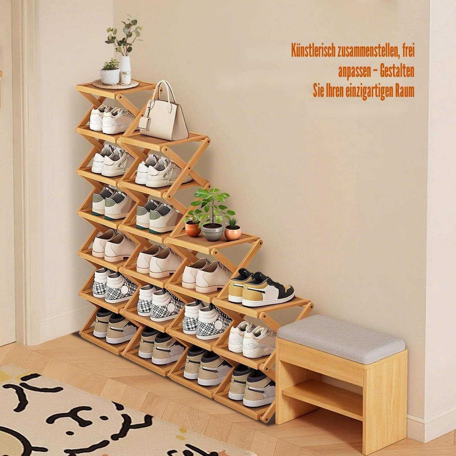 Holz-Modularschuhregal in einer Ecke aufgestellt, gefüllt mit Schuhen und kleinen Pflanzen, neben einer Bank. Der Text lautet: „Künstlich zusammenstellen, frei anpassen - Gestalten Sie Ihren einzigartigen Raum