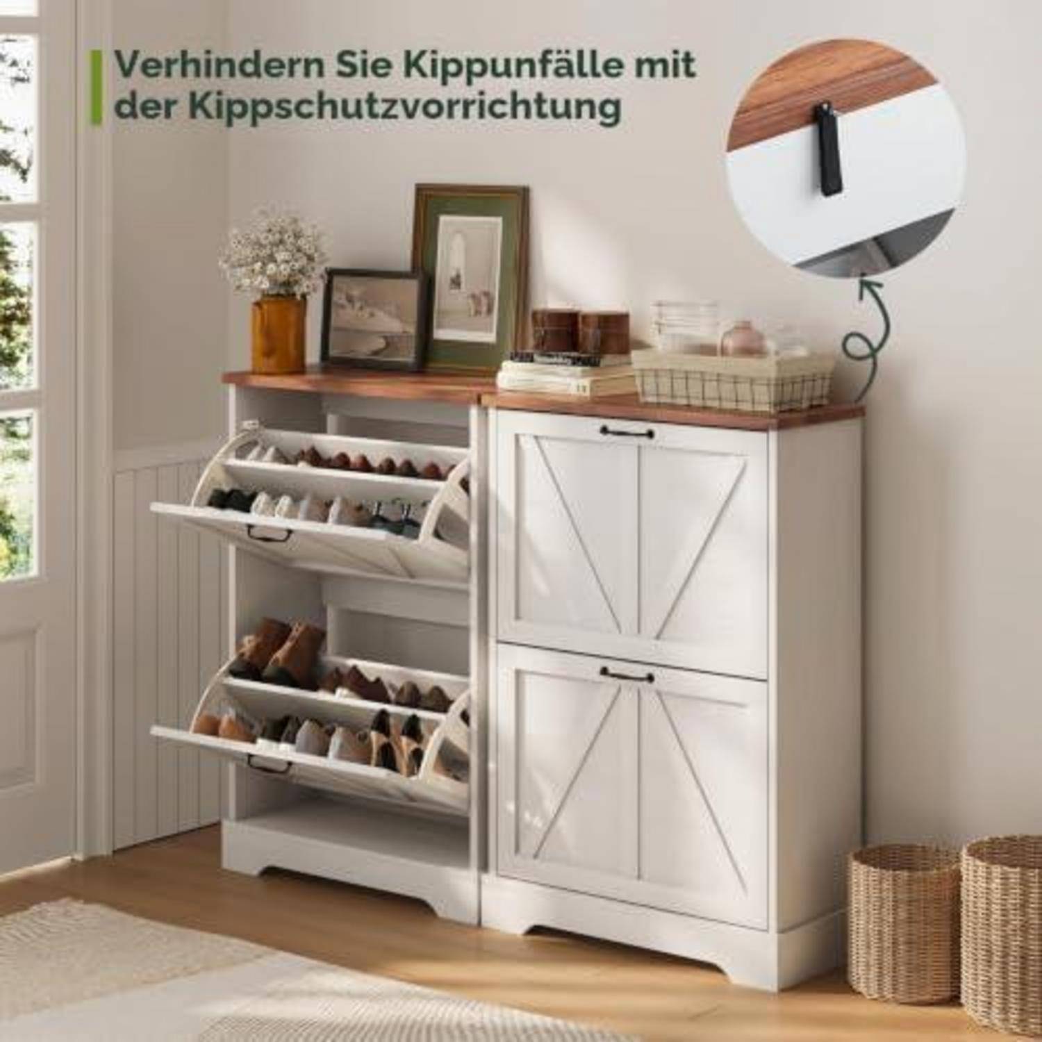 Schrank mit offenen Schuhregalfächern, stabilisiert durch eine Kippschutzklammer; der Text besagt „Verhindern Sie Kippunfälle mit der Kippsicherheitsvorrichtung