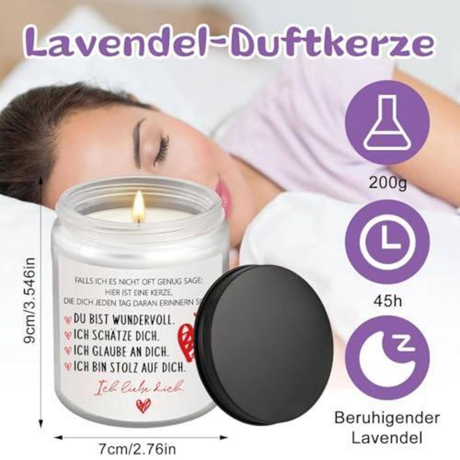 Produktbild einer lavendelduftenden Kerze mit einer brennenden weißen Glaskerze mit schwarzem Deckel, gekennzeichnet mit 200g, 45 Stunden Brenndauer und 'Beruhigender Lavendel'; Größe 9 cm Höhe, 7 cm Breite.