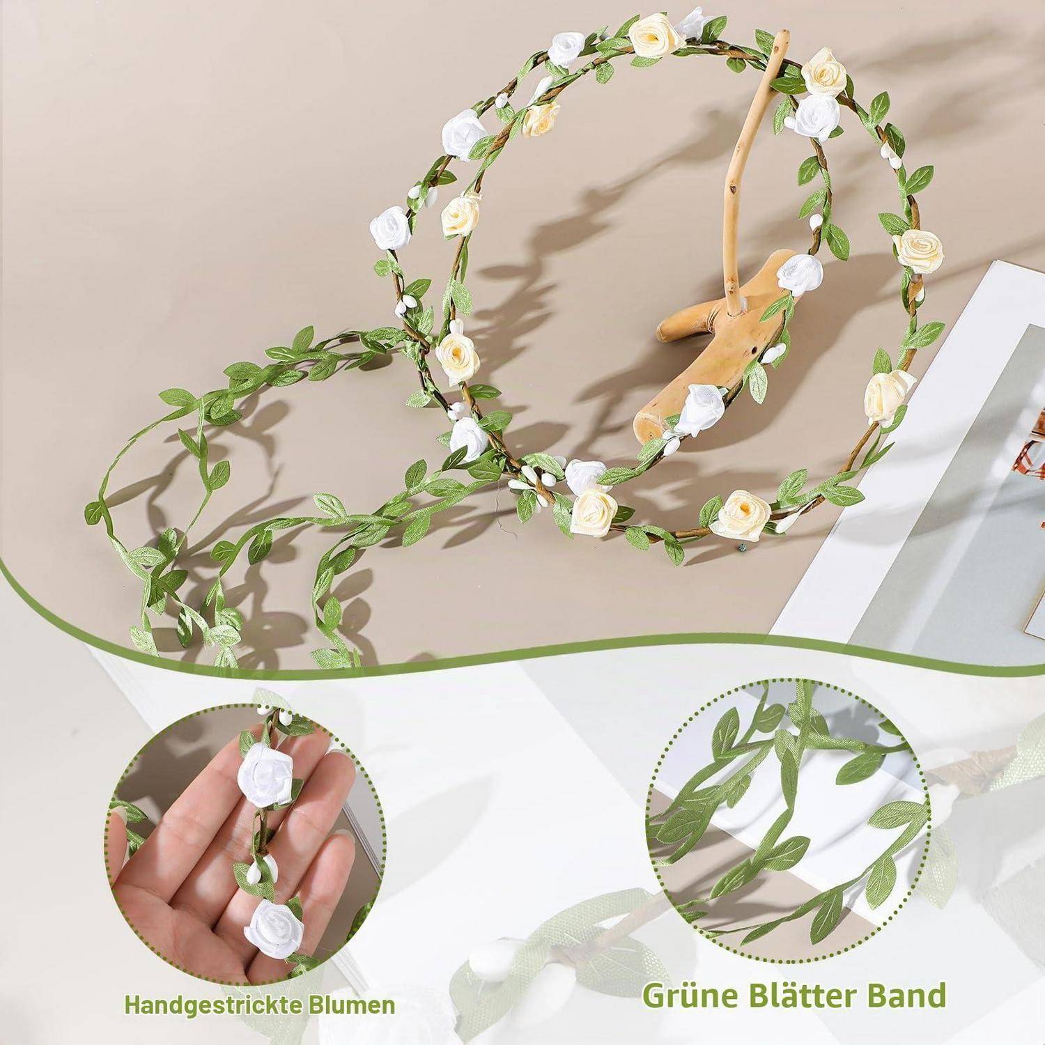Zwei Blumenkranz-Stirnbänder mit weißen Rosen und grünen Blättern, gezeigt mit Nahaufnahmen der handgestrickten Blüten und der grünen Blattband-Borte.