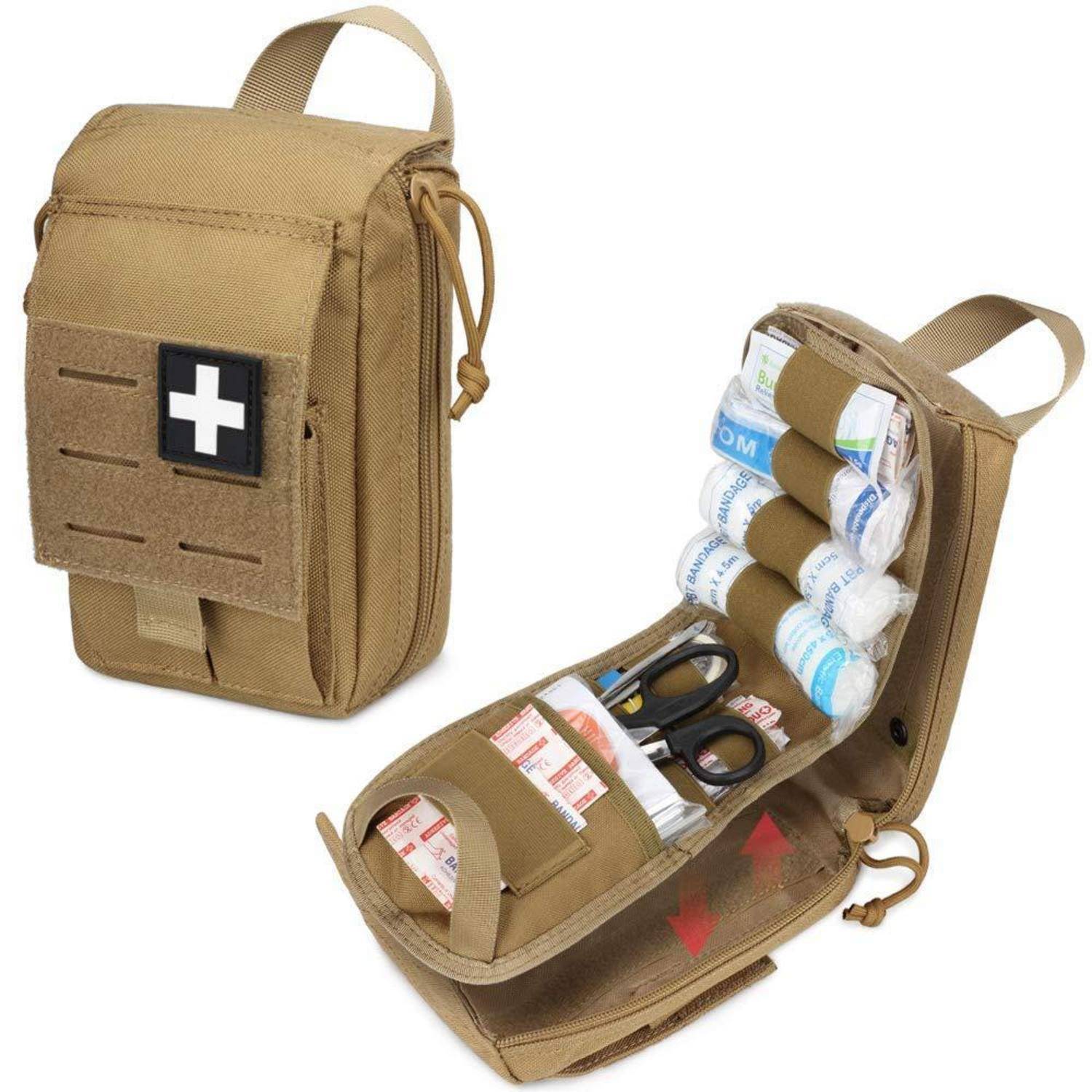 Tan Medizinische Erste-Hilfe-Tasche, geschlossen und geöffnet dargestellt, mit elastischen Organisatoren, die Verbandsmaterial, Gaze, Klebeband, Schere und medizinische Versorgungsmaterialien halten.