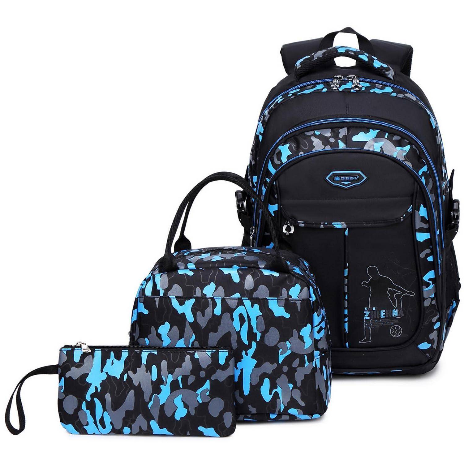 Blau-schwarzes Tarnmuster-Rucksackset: großer Rucksack, Lunchbox und Reißverschluss-Beutel auf weißem Hintergrund.