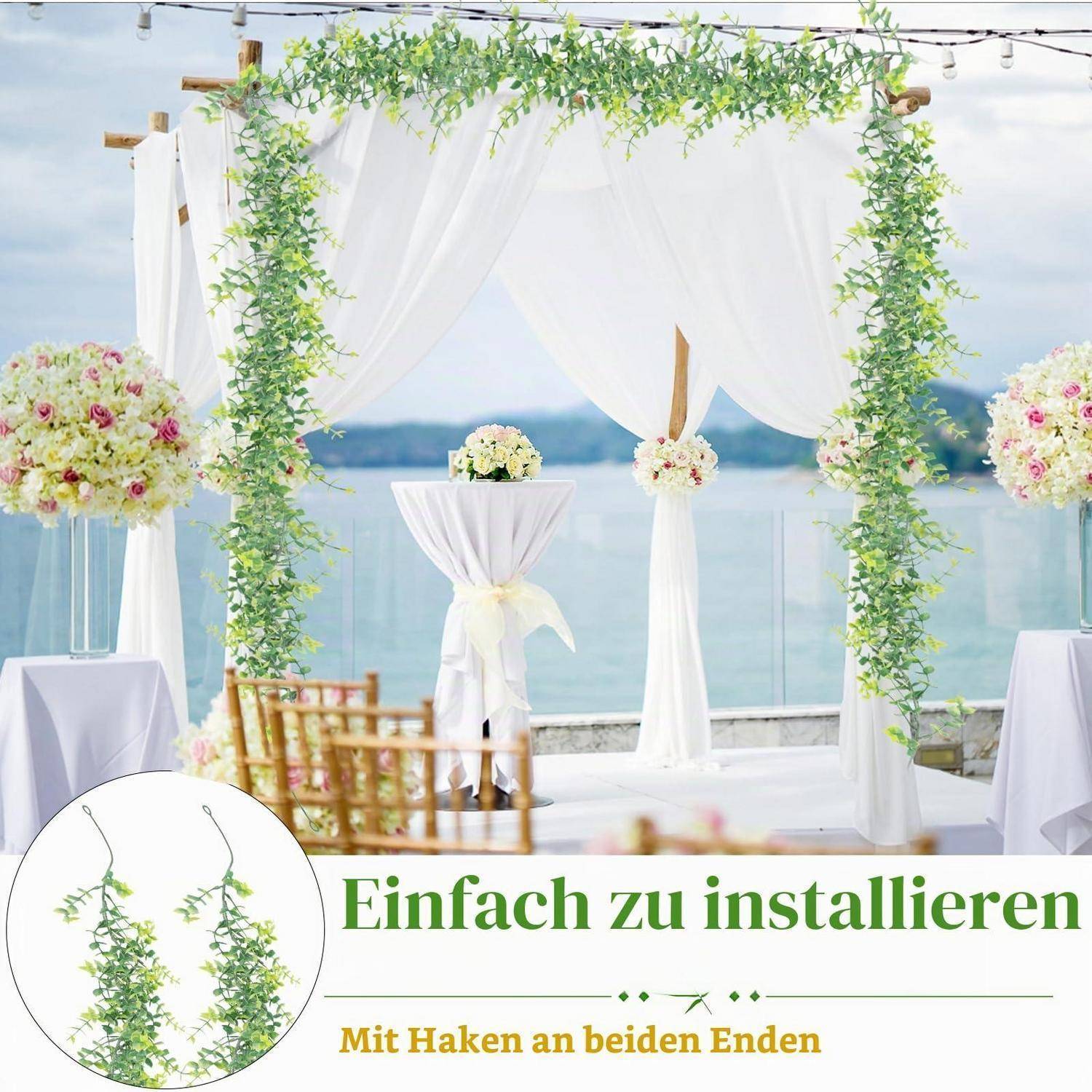 Hochzeits-Lauben im Freien mit weißen Drapierungen, Grüngirlanden und Blumenarrangements am Wasser; die Einfügung zeigt grüne hängende Reben-Dekoration mit Haken.