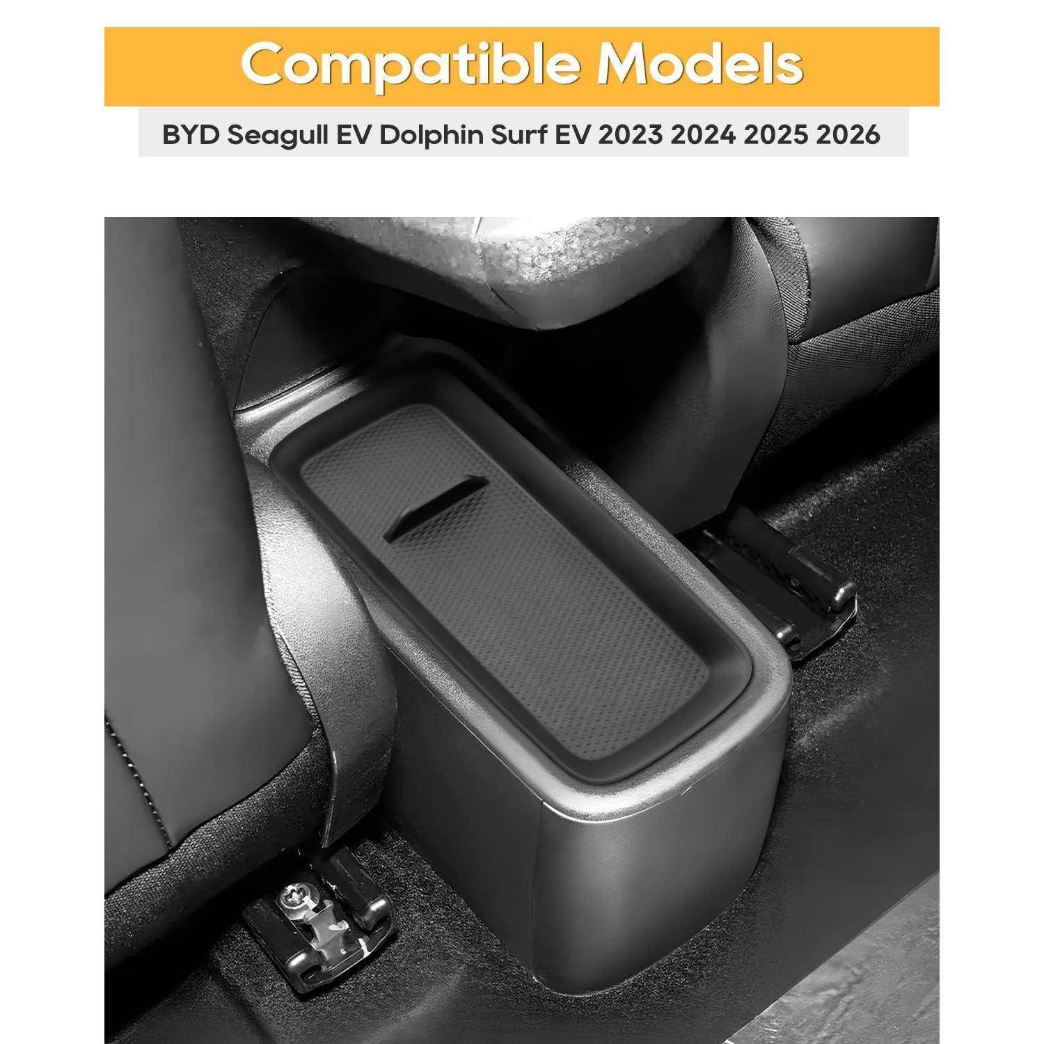 Aufbewahrungskonsole für das Autoinnenraum zwischen den Vordersitzen; der Text oben lautet „Kompatible Modelle" und „BYD Seagull EV Dolphin Surf EV 2023 2024 2025 2026"".