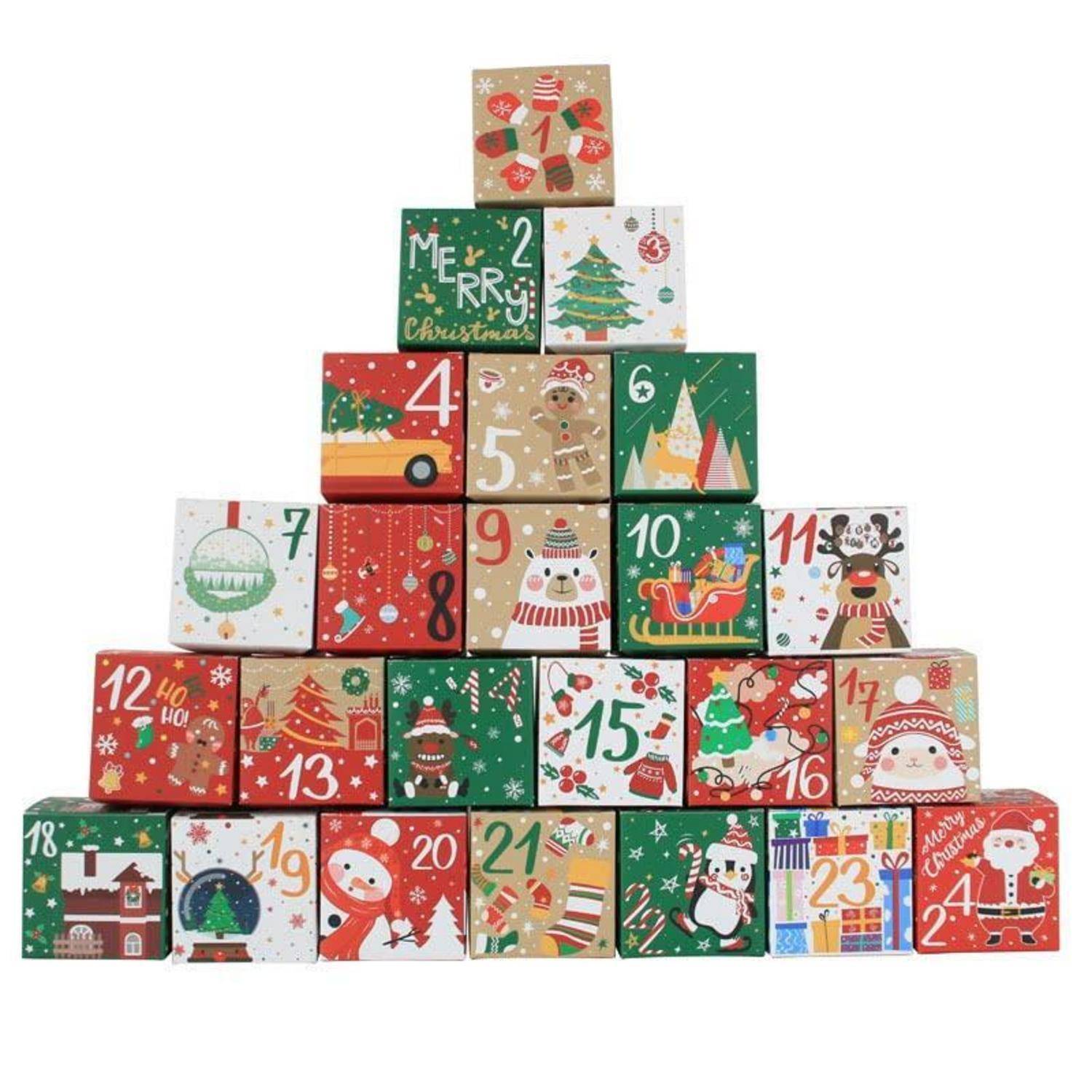 Weihnachtsthematischer Adventskalender aus nummerierten Geschenkboxen in Pyramidenform angeordnet, jede Box mit festlichen Weihnachtsillustration verziert.