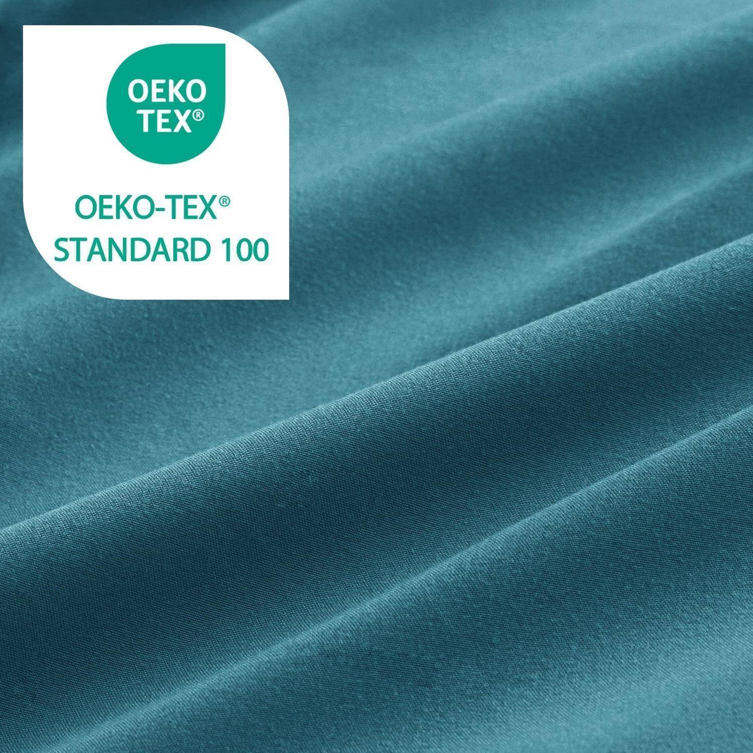 Tealfarbener strukturierter Stoff mit einem OEKO-TEX Standard 100-Zertifizierungslogo oben links.