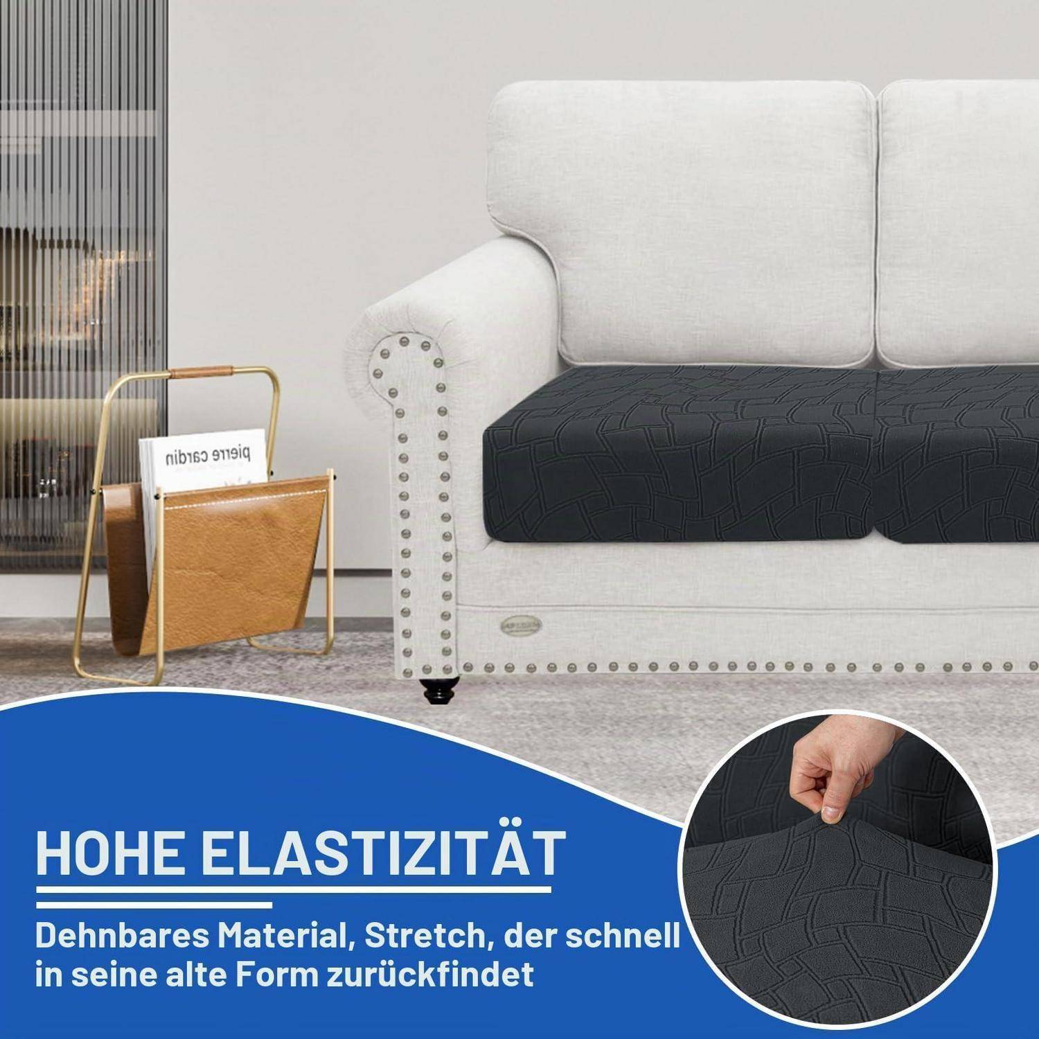 Weiße Couch mit schwarzer Sitzbezug und Nahaufnahme, die Stoffdehnbarkeit zeigt; deutscher Text bewirbt „HOHE ELASTIZITÄT