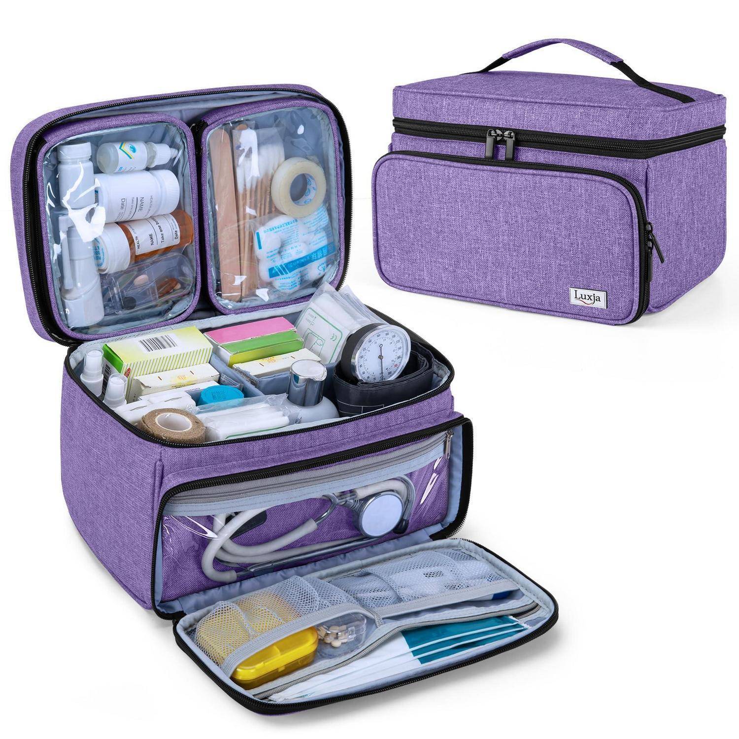 Lila medizinische Organizer-Tasche, die offen mit mehreren durchsichtigen Fächern mit Erste-Hilfe-Materialien, Medikamenten, Klebeband und einem Stethoskop dargestellt ist; geschlossene Tasche daneben abgebildet.