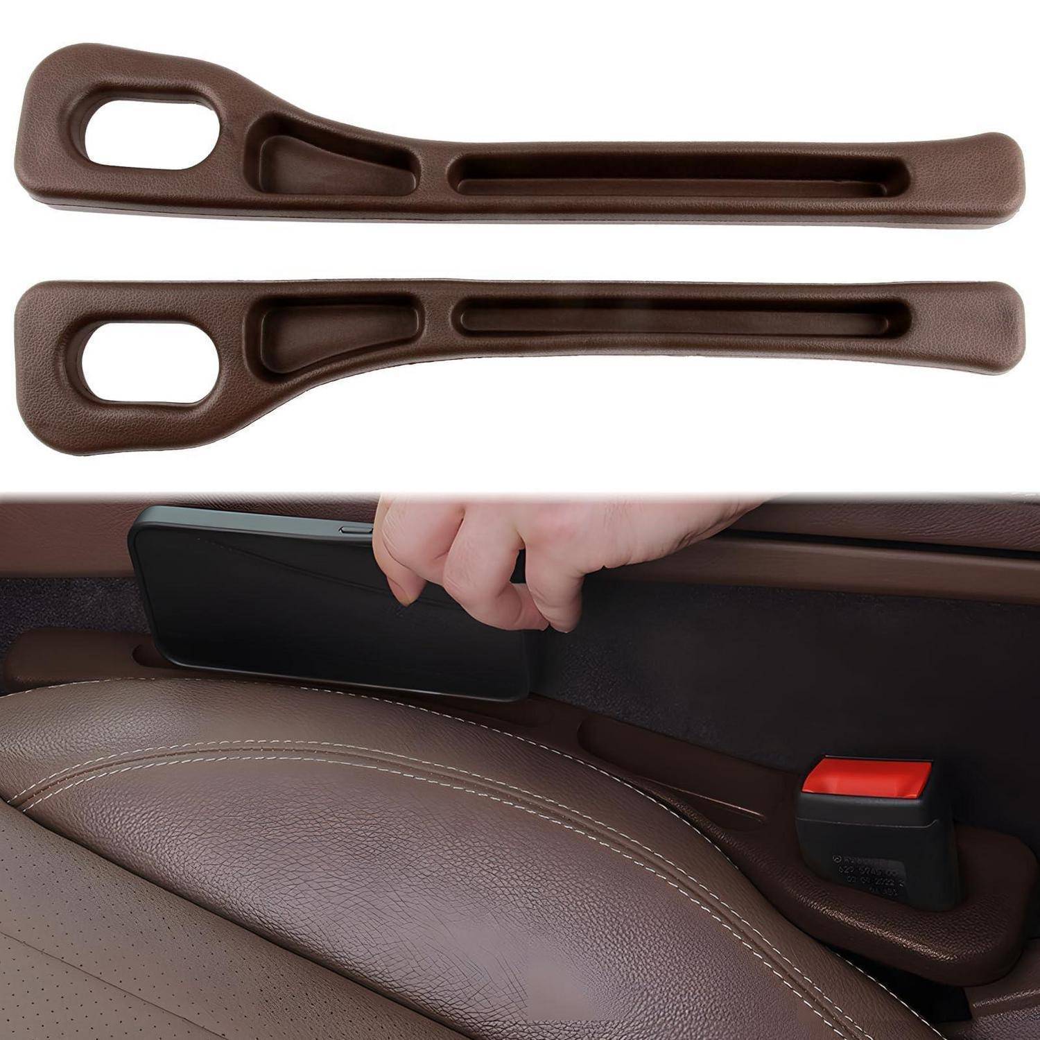 Braune Kunststoff-Türverkleidung für Armlehnen, gezeigt in zwei Ansichten, mit einer Hand, die sie auf einem Autotürverkleidungspaneel über dem Sitz installiert.