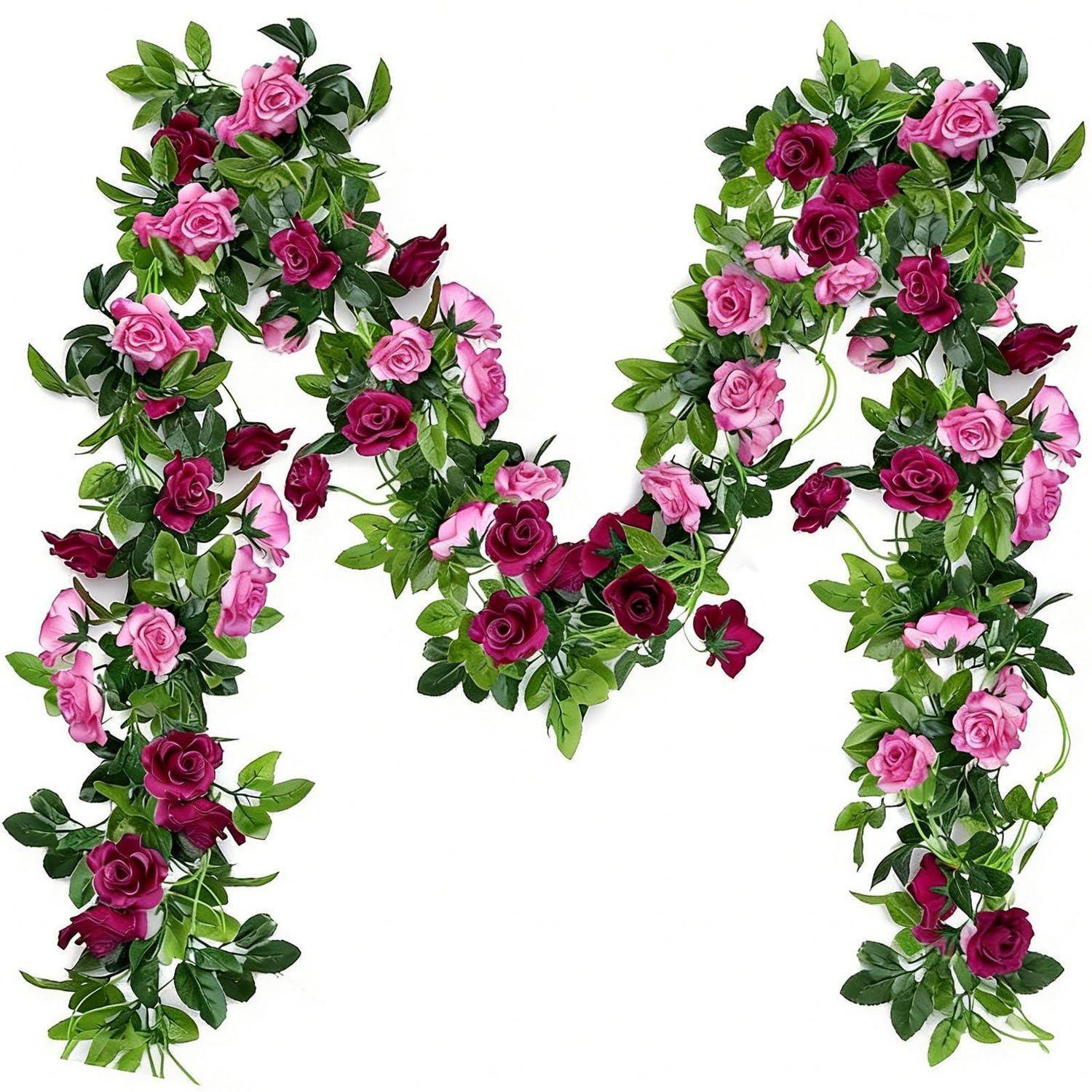 Dekoratives florales Buchstabe „M