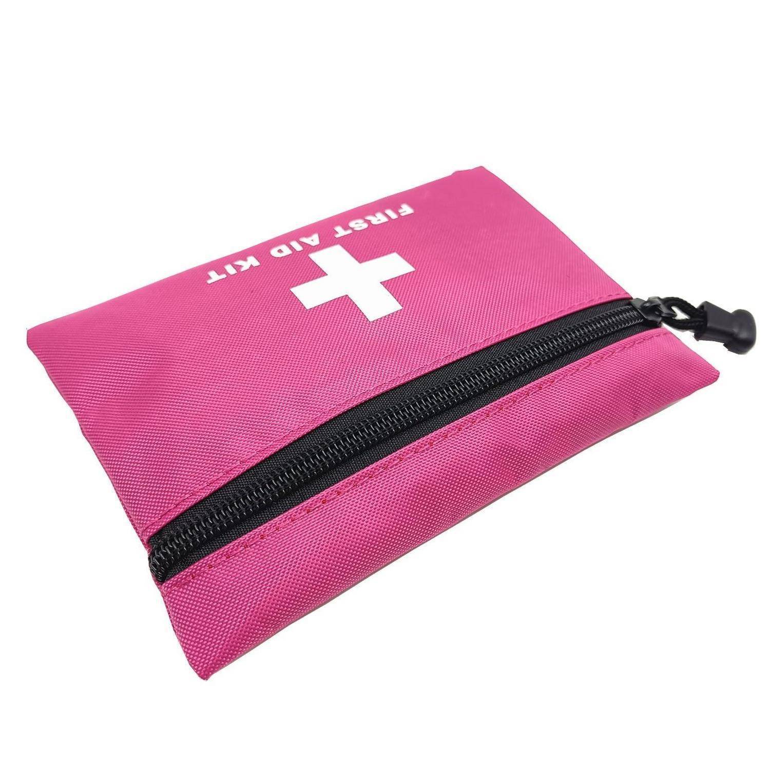 Rosa Erste-Hilfe-Täschchen mit weißem Kreuz und Reißverschluss auf weißem Hintergrund.