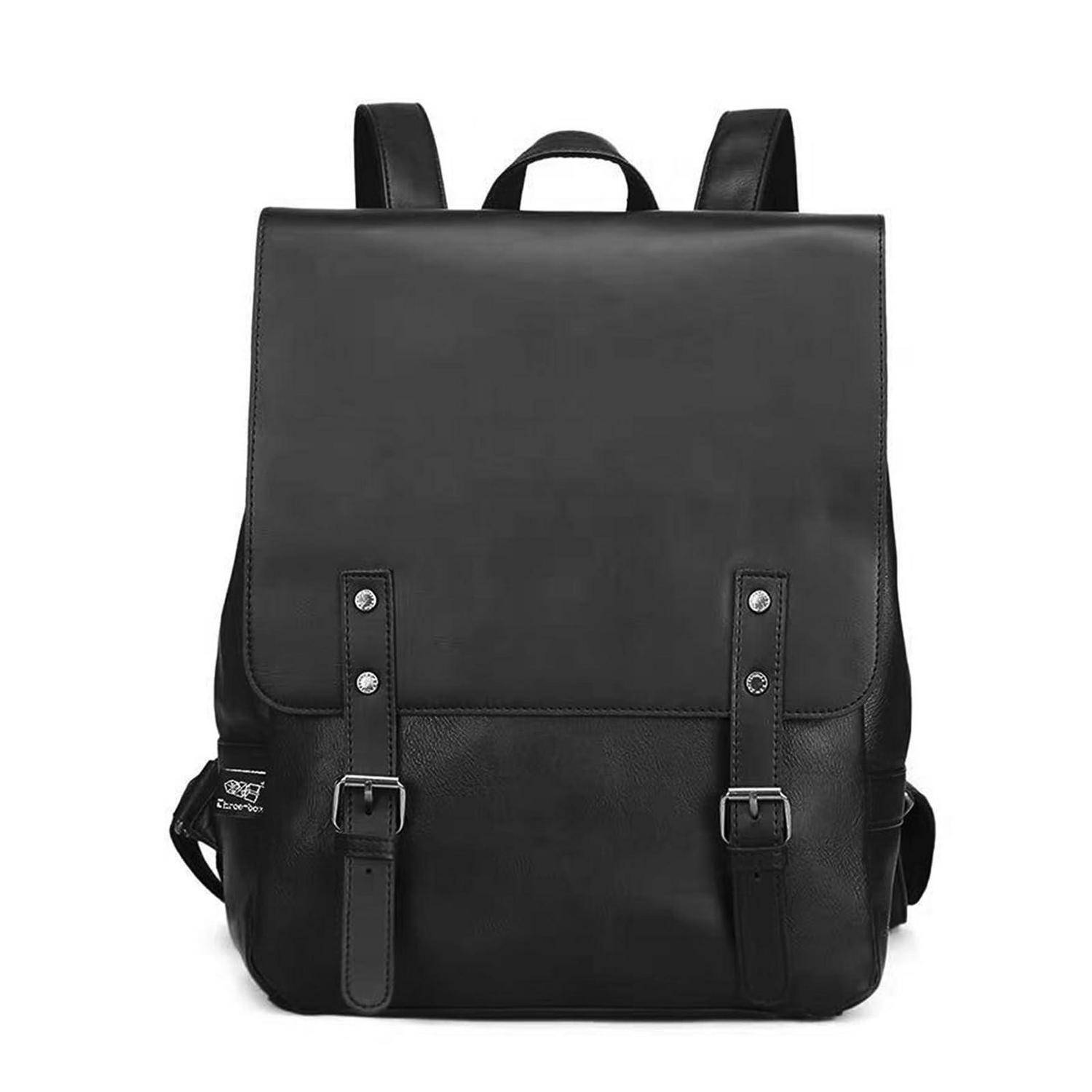 Schwarzer Lederrucksack mit Klappenfront, Tragegriff oben, Schultergurten und zwei Schnallenverschlüssen