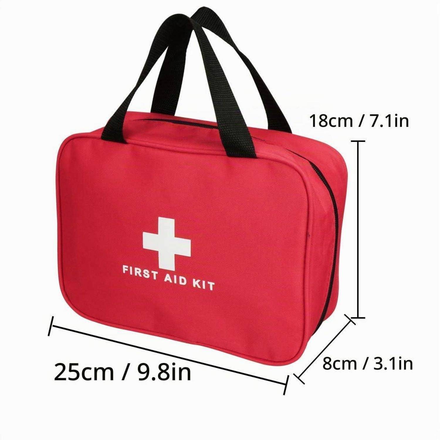 Rote Erste-Hilfe-Tasche mit schwarzen Griffen, beschriftet mit „ERSTE-HILFE-SET", gezeigt mit den Abmessungen 25 cm breit, 18 cm hoch, 8 cm tief.