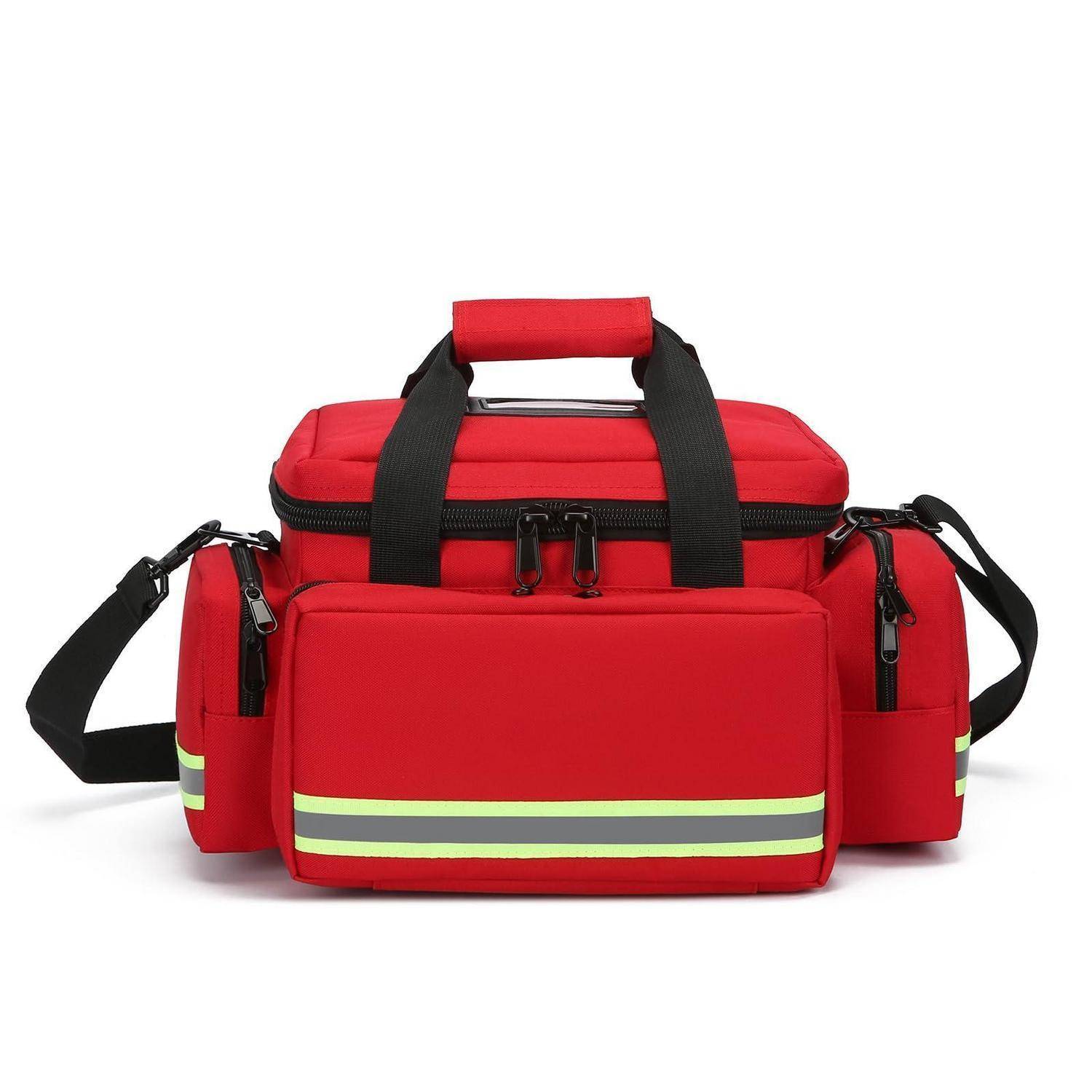 Rote isolierte Kühlertasche mit schwarzen Griffen, Schultergurt und reflektierenden Streifen auf weißem Hintergrund.