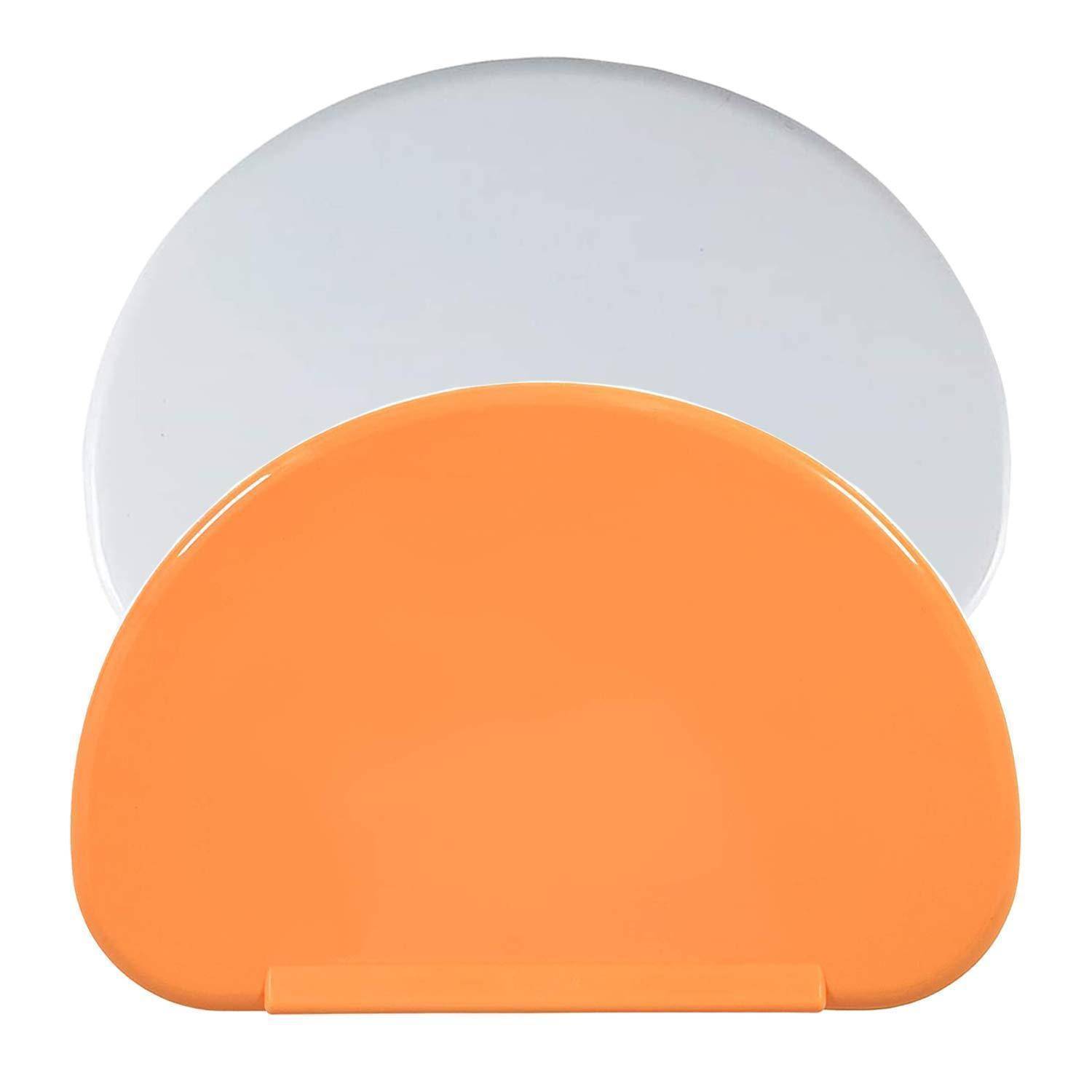 Zwei sich überlappende gerundete Kunststoffscheiben, eine durchscheinende graue hinter einer orangefarbenen, auf weißem Hintergrund gezeigt.