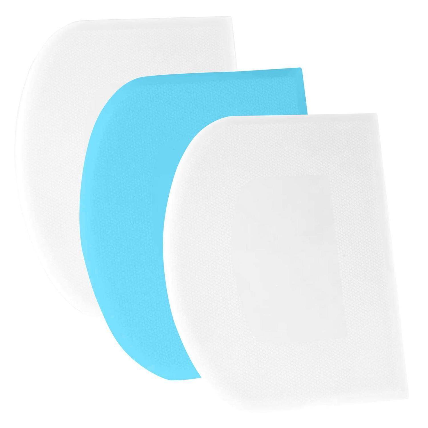 Abstraktes Logo aus drei überlappenden abgerundeten quadratischen Paneelen, zwei weiße und ein blaues, auf weißem Hintergrund.