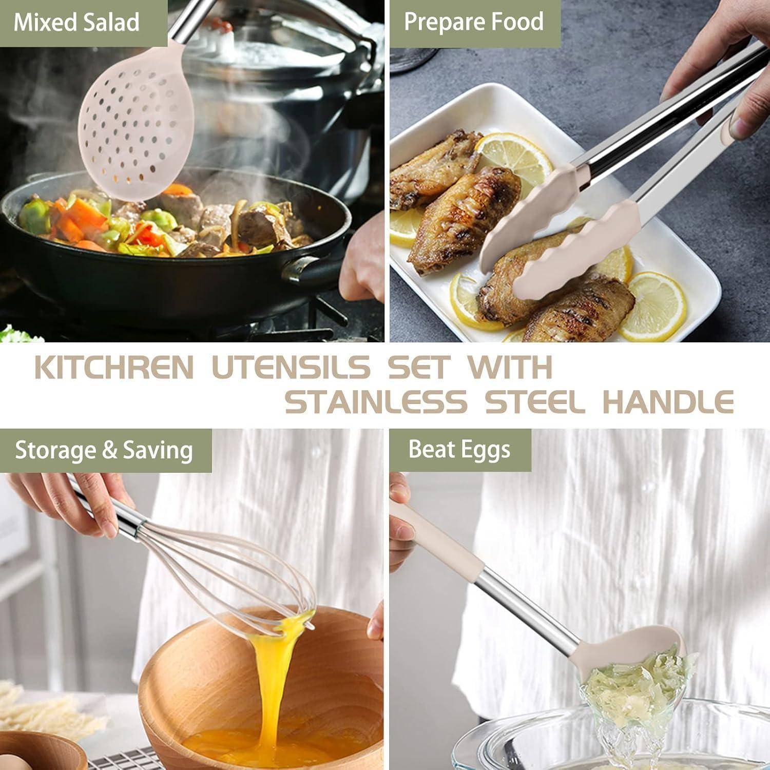 Vierteiliges Küchenutensilienset-Angebot mit rostfreistahlgestielten Werkzeugen zum Anmischen von Salat, zum Servieren von Speisen, zum Lagern und zum Schlagen von Eiern.