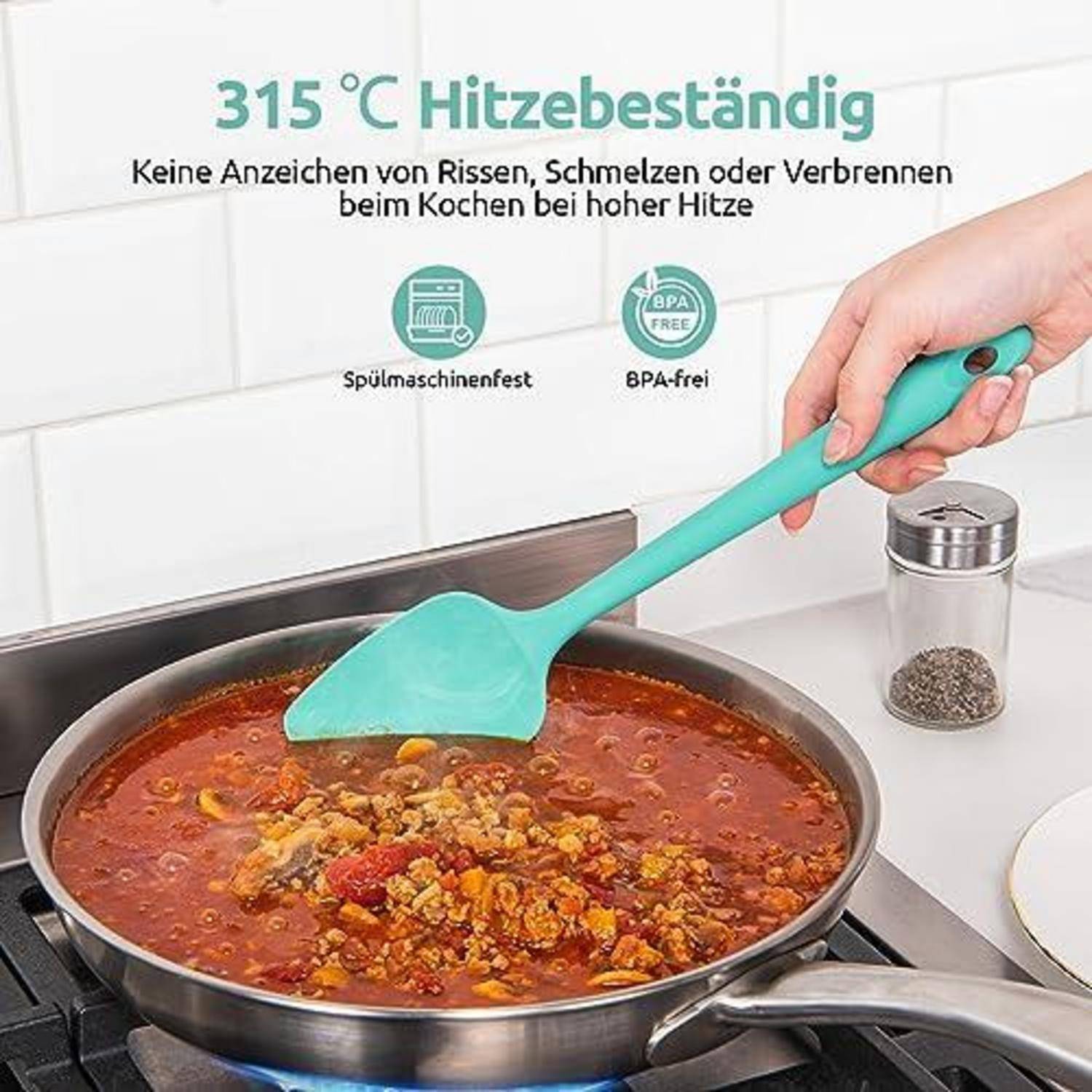 Türkisfarbener Spatel rührt Fleischsoße in einer Pfanne; Text sagt „Hitzebeständig bis 315°C