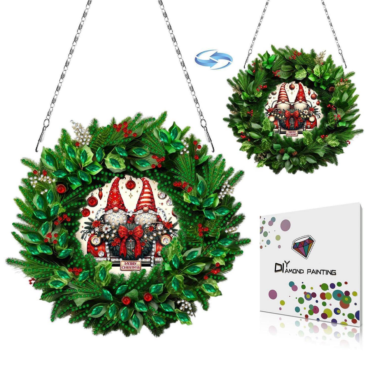 Dekoratives Weihnachtskranz-Diamantmalerei-Set, dargestellt als grüner runder Kranz mit Weihnachtsmann- und Zwergenhausdesign, plus kleines Aufhängemuster und Produktschachtel.