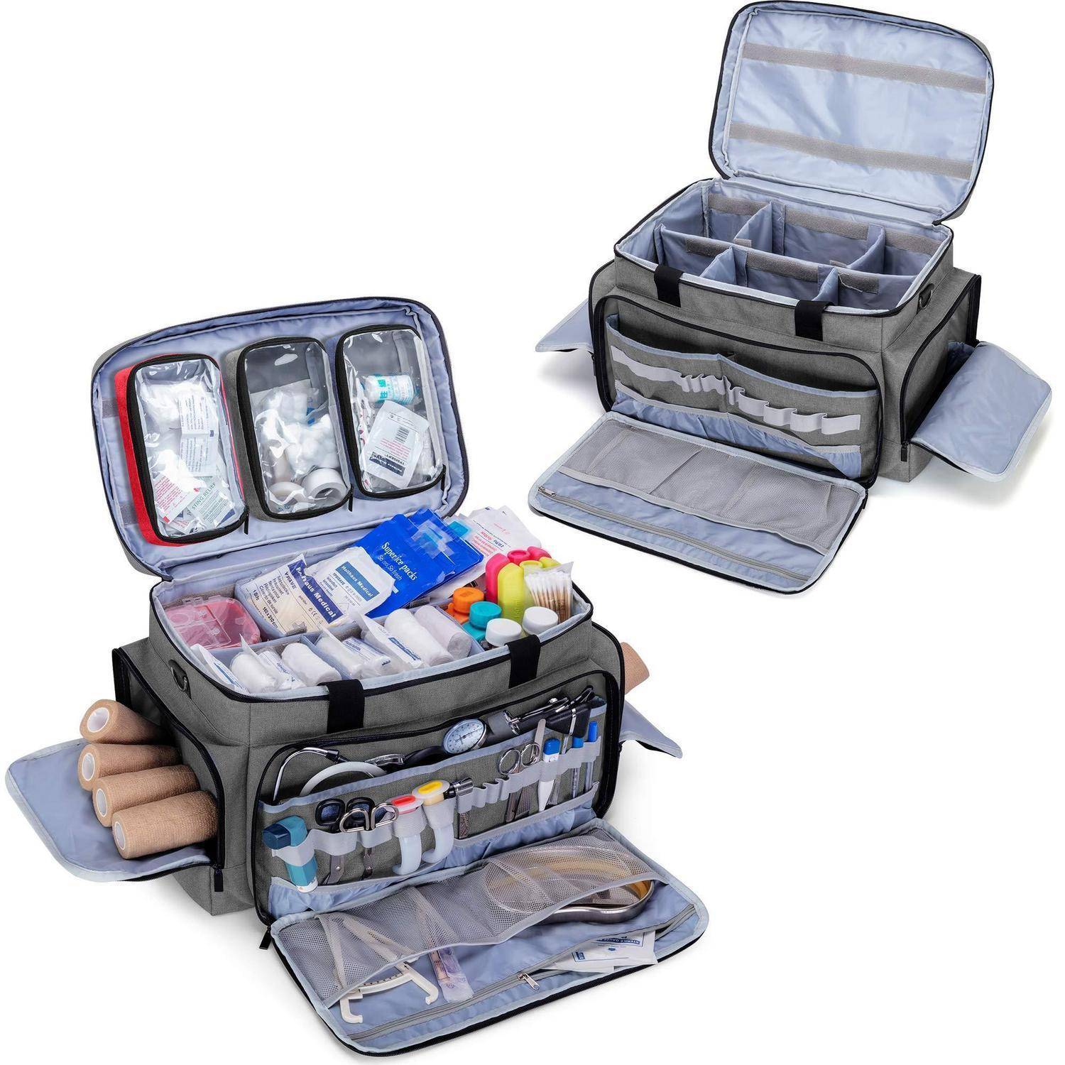 Offene graue Reisetasche-Organizer mit Reißverschluss-Fächern und medizinischen/persönlichen Artikeln im Inneren, geöffnet auf weißem Hintergrund dargestellt.