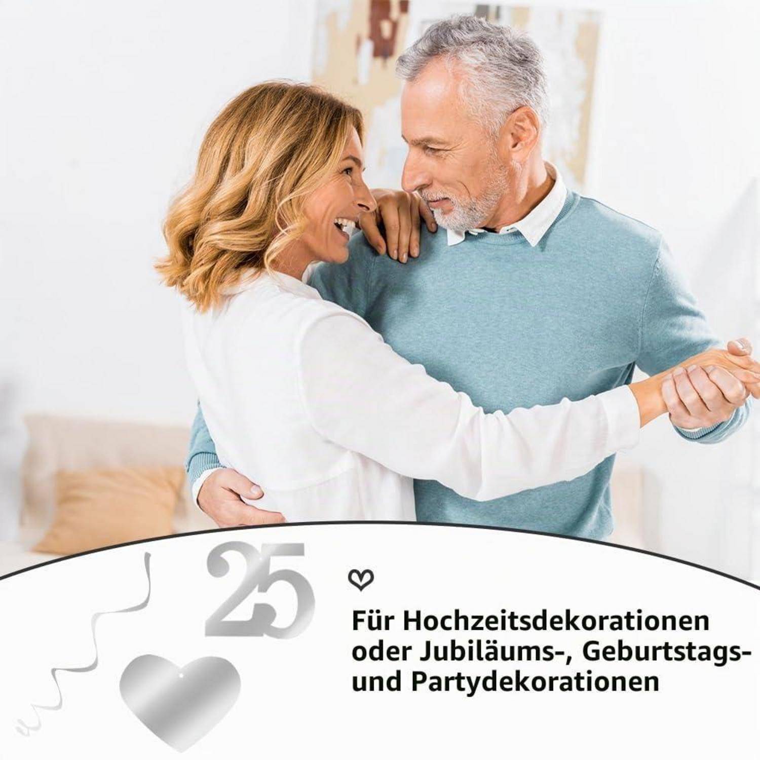 # Lächelndes älteres Paar tanzt in einem hellen Raum mit deutschem Text, der „25" für Hochzeits-, Geburtstags- und Partydekoration bewirbt.