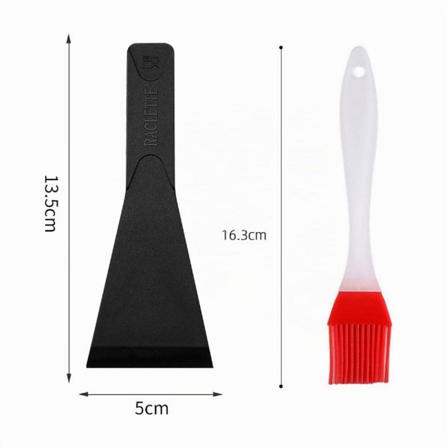 Schwarzer 5 cm breiter Schaber und Teigbürste mit rotem Griff, gezeigt mit Abmessungen von 13,5 cm und 16,3 cm auf weißem Hintergrund.