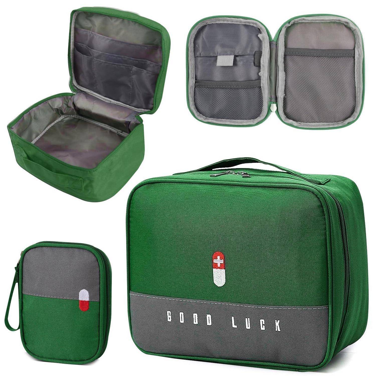 Grüne Kosmetiktasche mit Reißverschluss, Griff und Pflaster-Patch, geöffnet mit Netztaschen und geschlossen mit Text „GOOD LUCK
