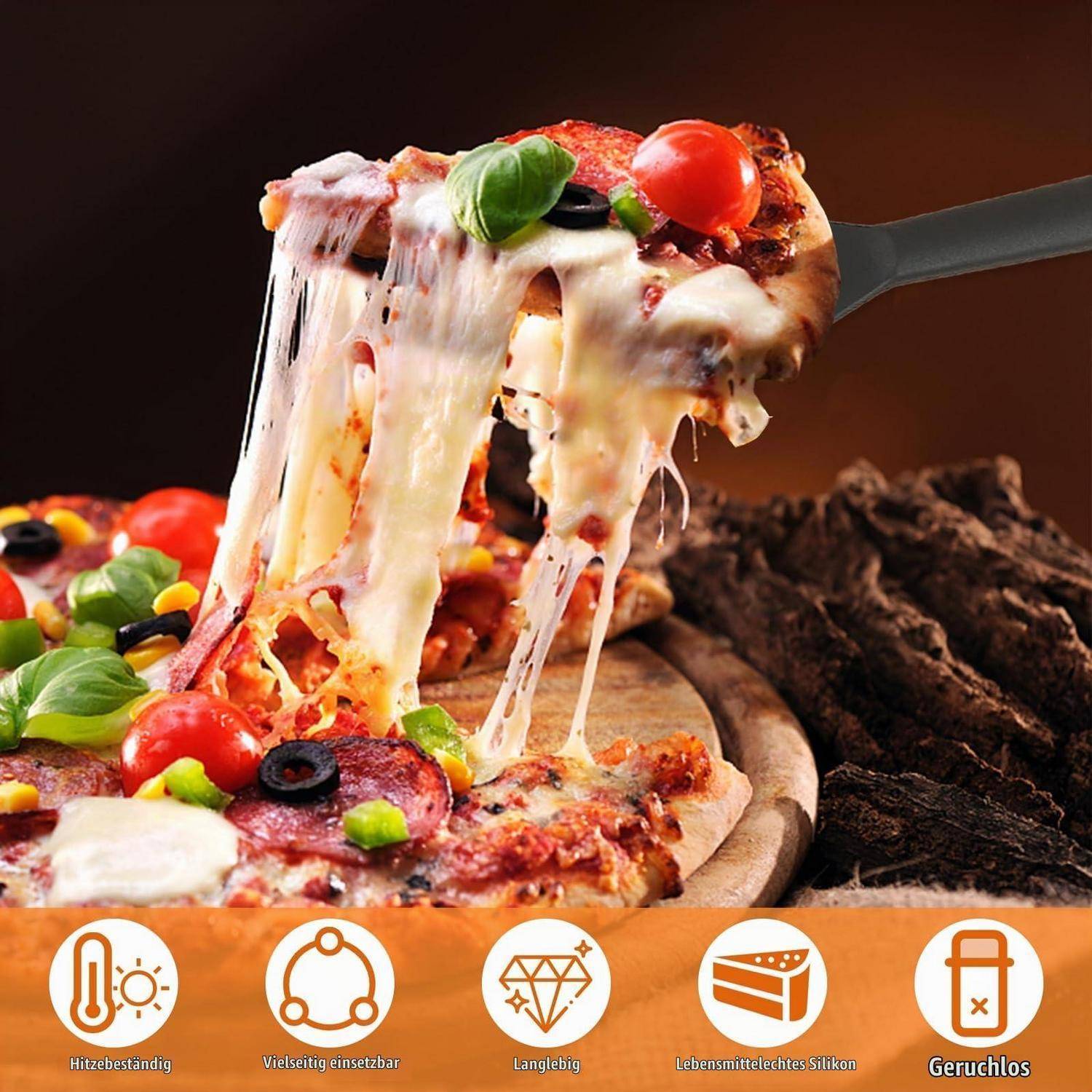 Ein Stück Käsepizza wird aus einer Pfanne gehoben, mit sichtbaren Belägen und Symbolen darunter, die Hitzebeständigkeit, Vielseitigkeit, Haltbarkeit, lebensmittelgerechtes Silikon und Geruchlosigkeit bewerben.