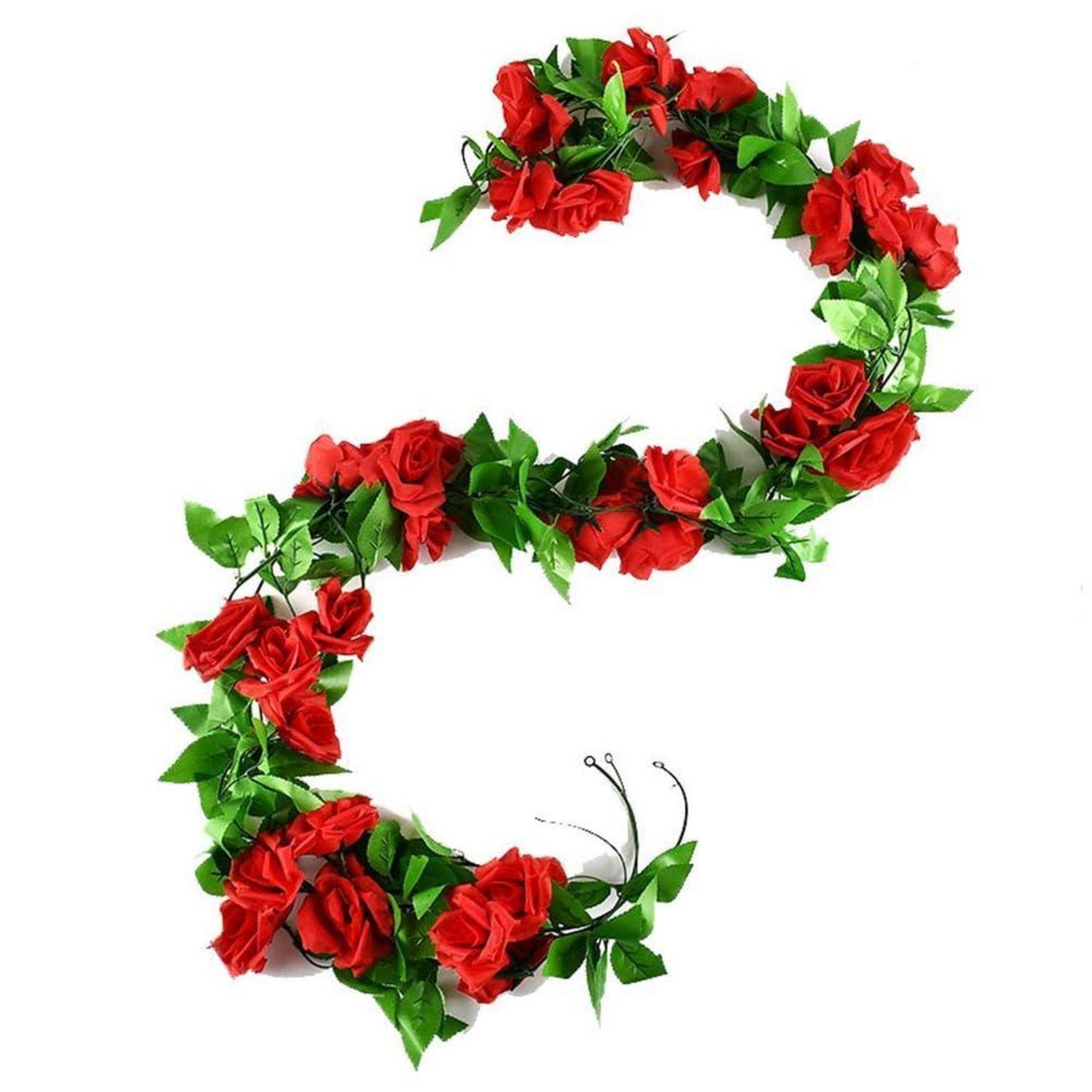 S-förmige Blumengirlande aus roten Rosen und grünen Blättern auf weißem Hintergrund.