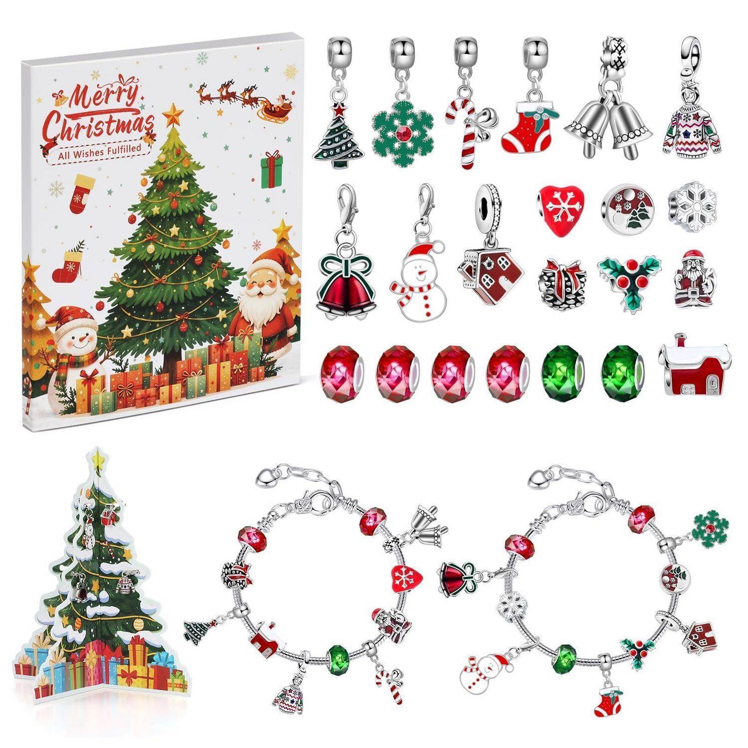 Weihnachtscharmen-Schmuckgeschenkset mit 24 weihnachtsthematischen Charms, farbigen Perlen, einem Baumständer und zwei zusammengestellten Beispielen von Armbändern in einer Frohe Weihnachten-Geschenkbox.